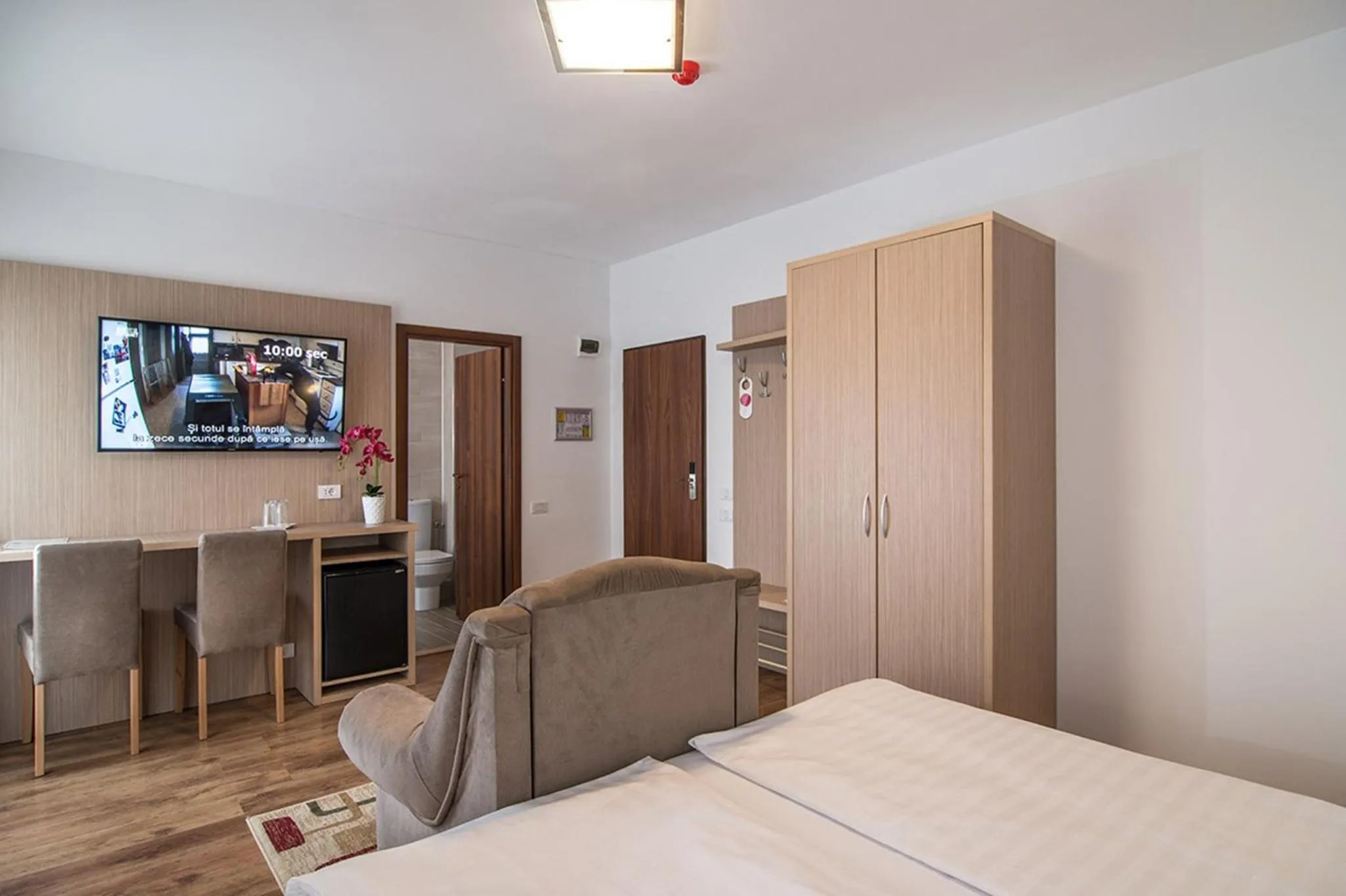 Day, Bed in Residence iL Lago