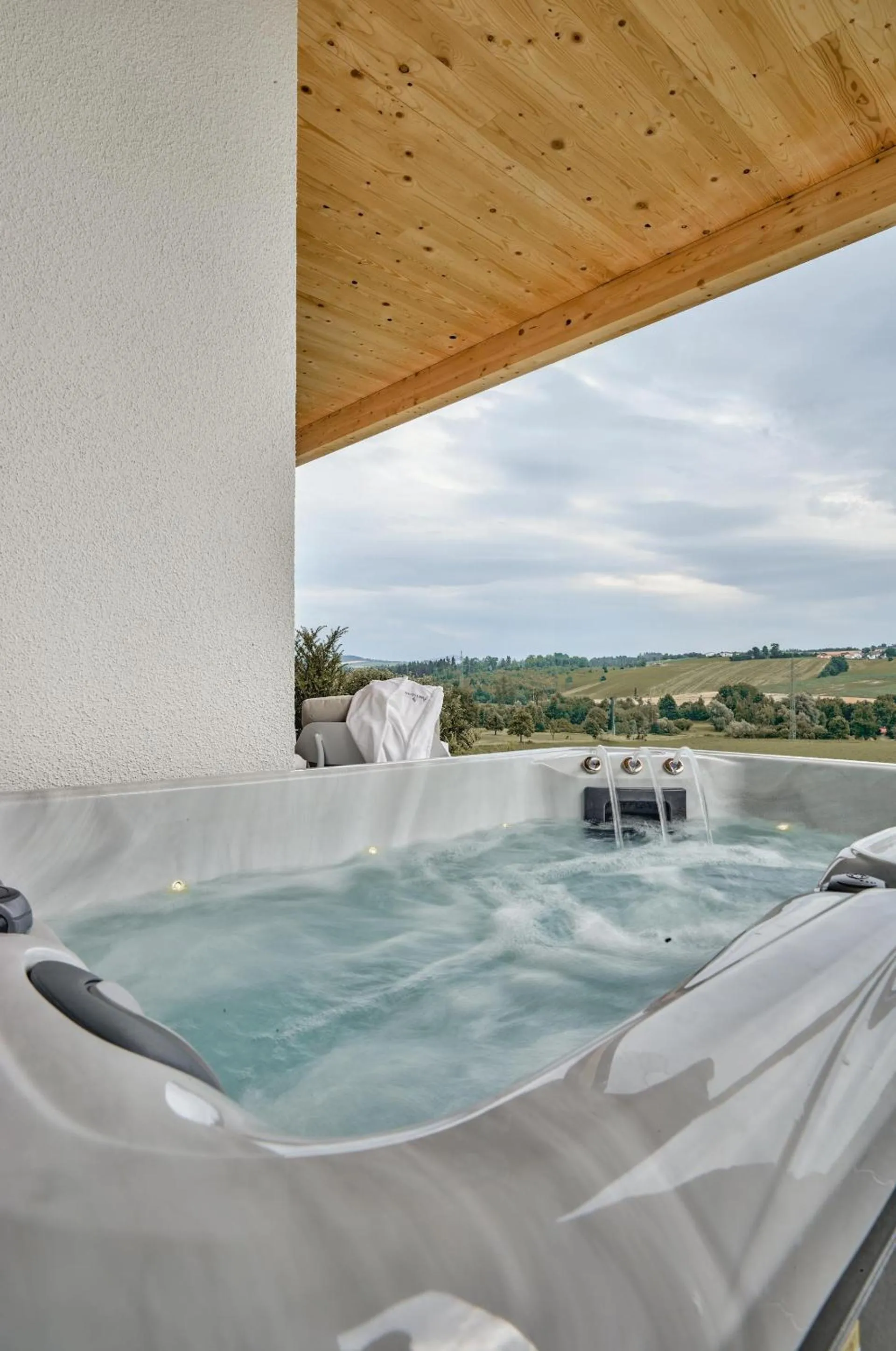 Hot Tub in ANETSEDER Landhotel, Lofts & Golf