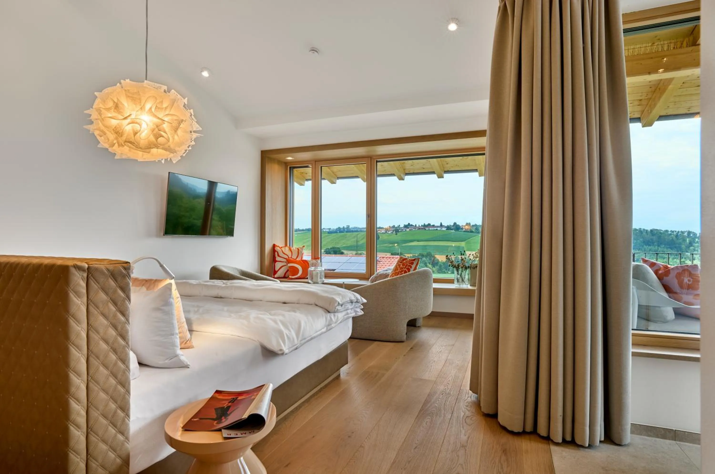 Bed in ANETSEDER Landhotel, Lofts & Golf