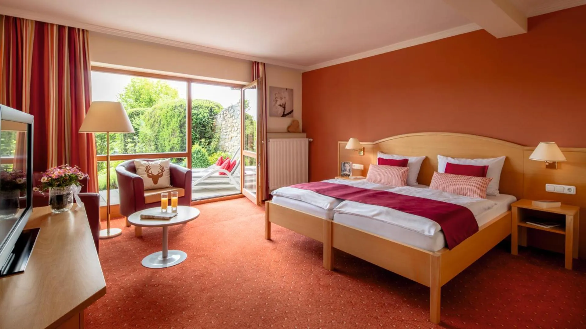 Photo of the whole room, Bed in ANETSEDER Landhotel, Lofts & Golf