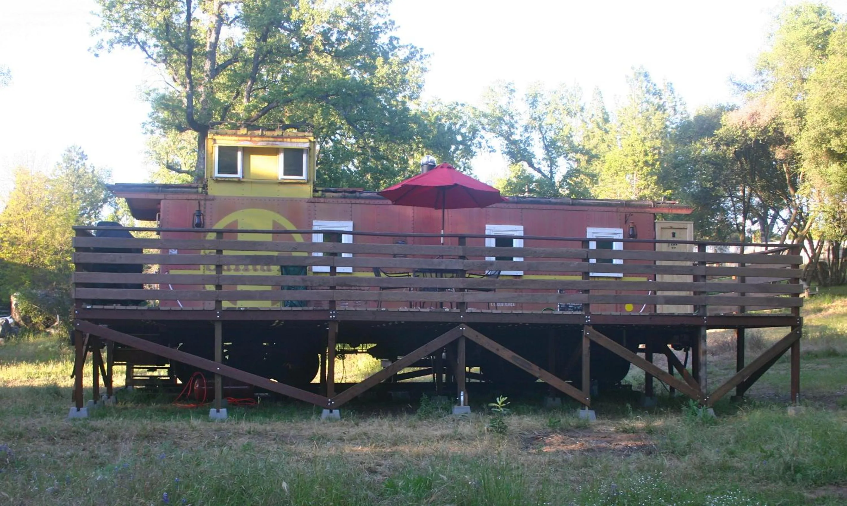 Facade/entrance in Little Red Caboose