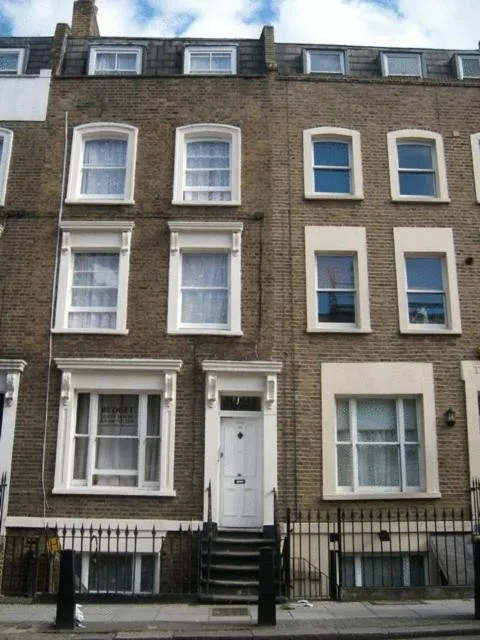 Facade/entrance in Daisy Hotel