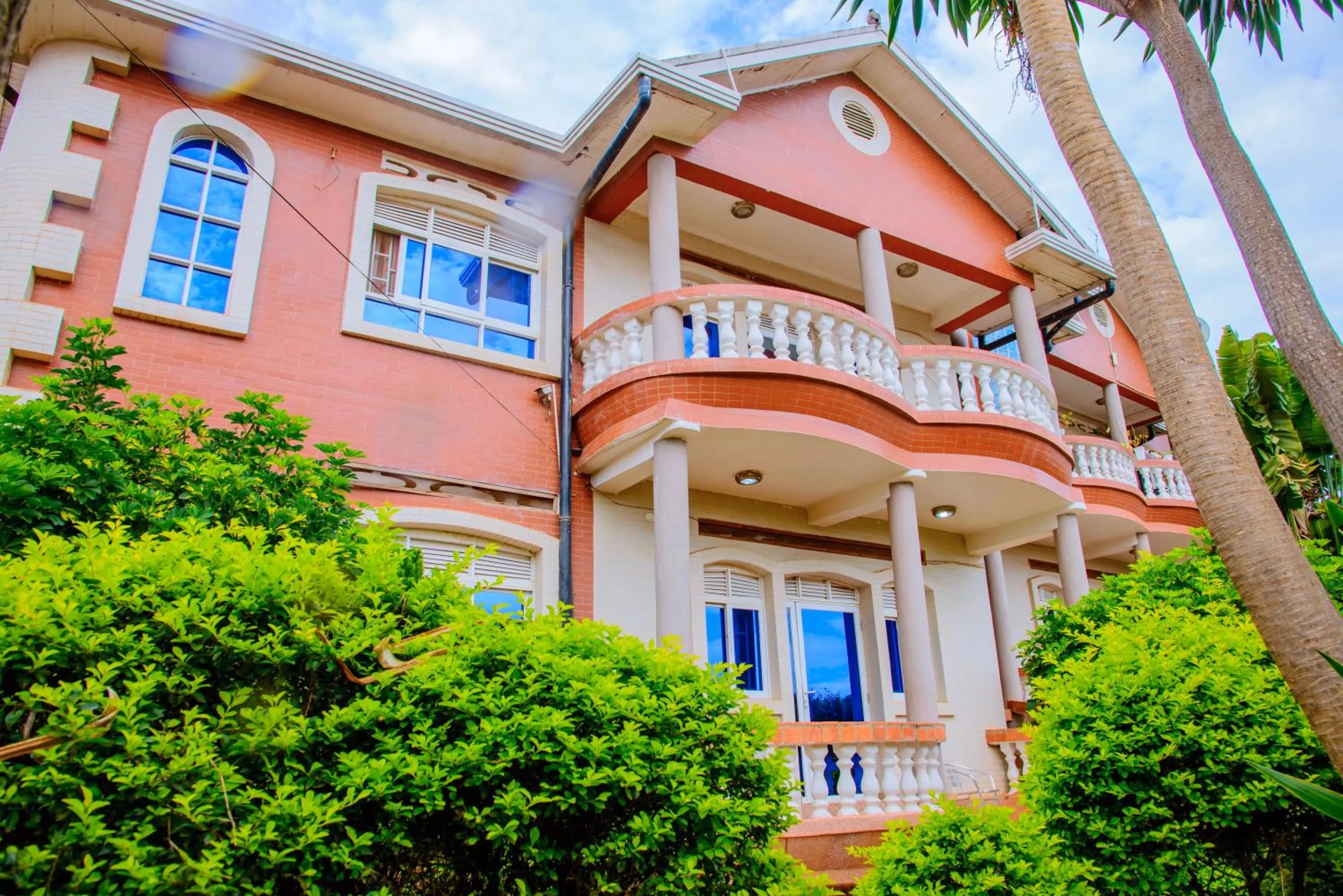 Diplomat Apartments