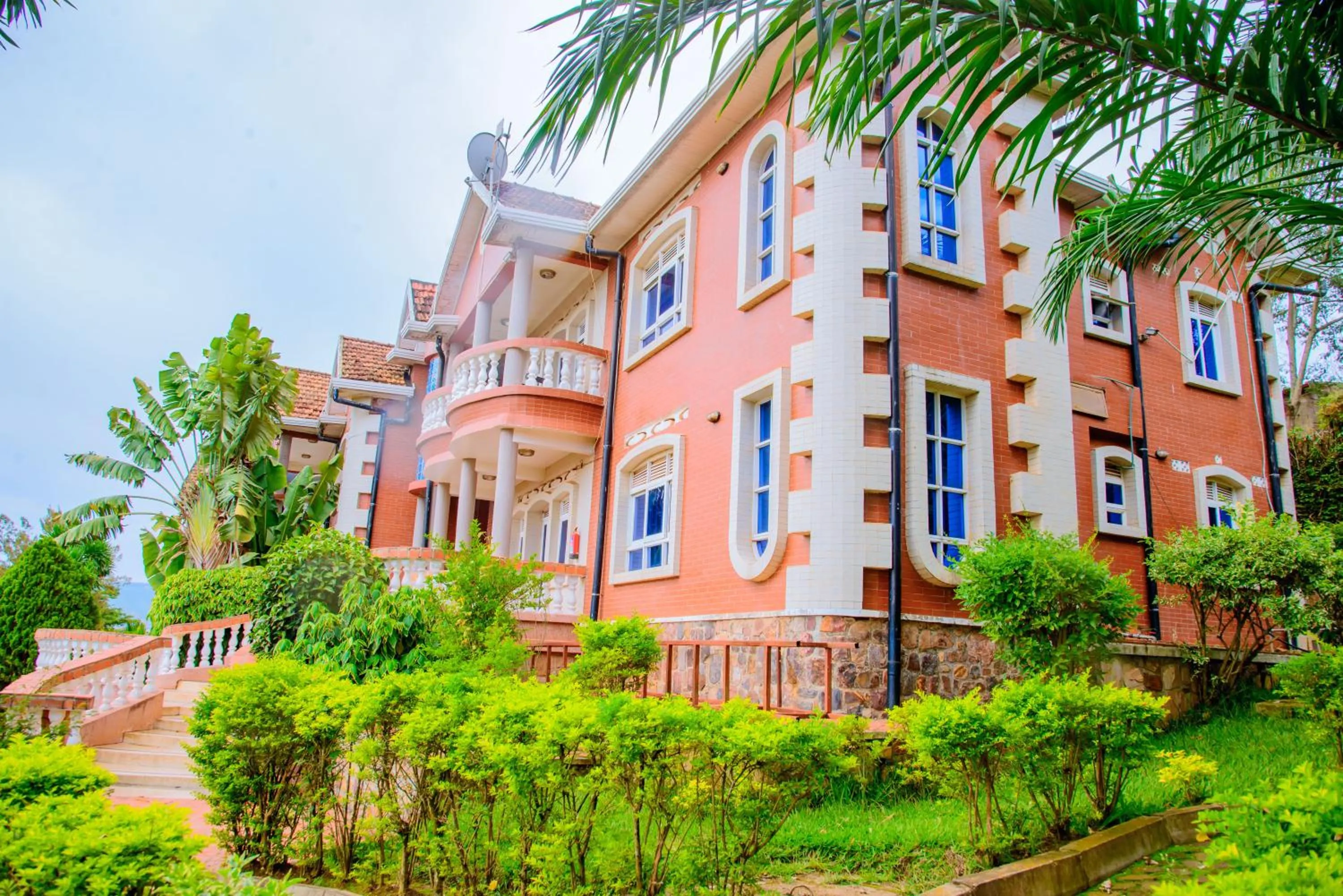 Diplomat Apartments