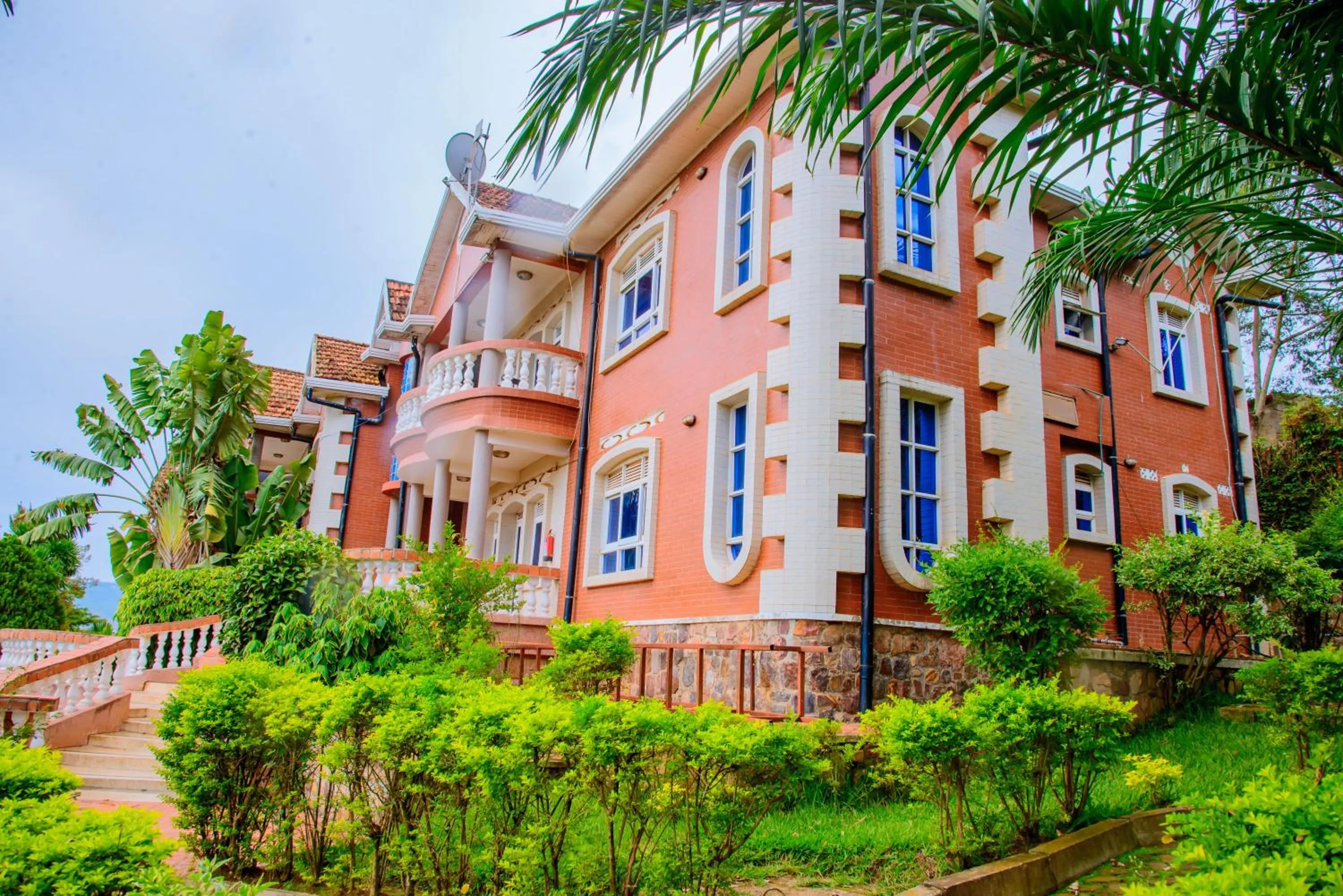 Diplomat Apartments