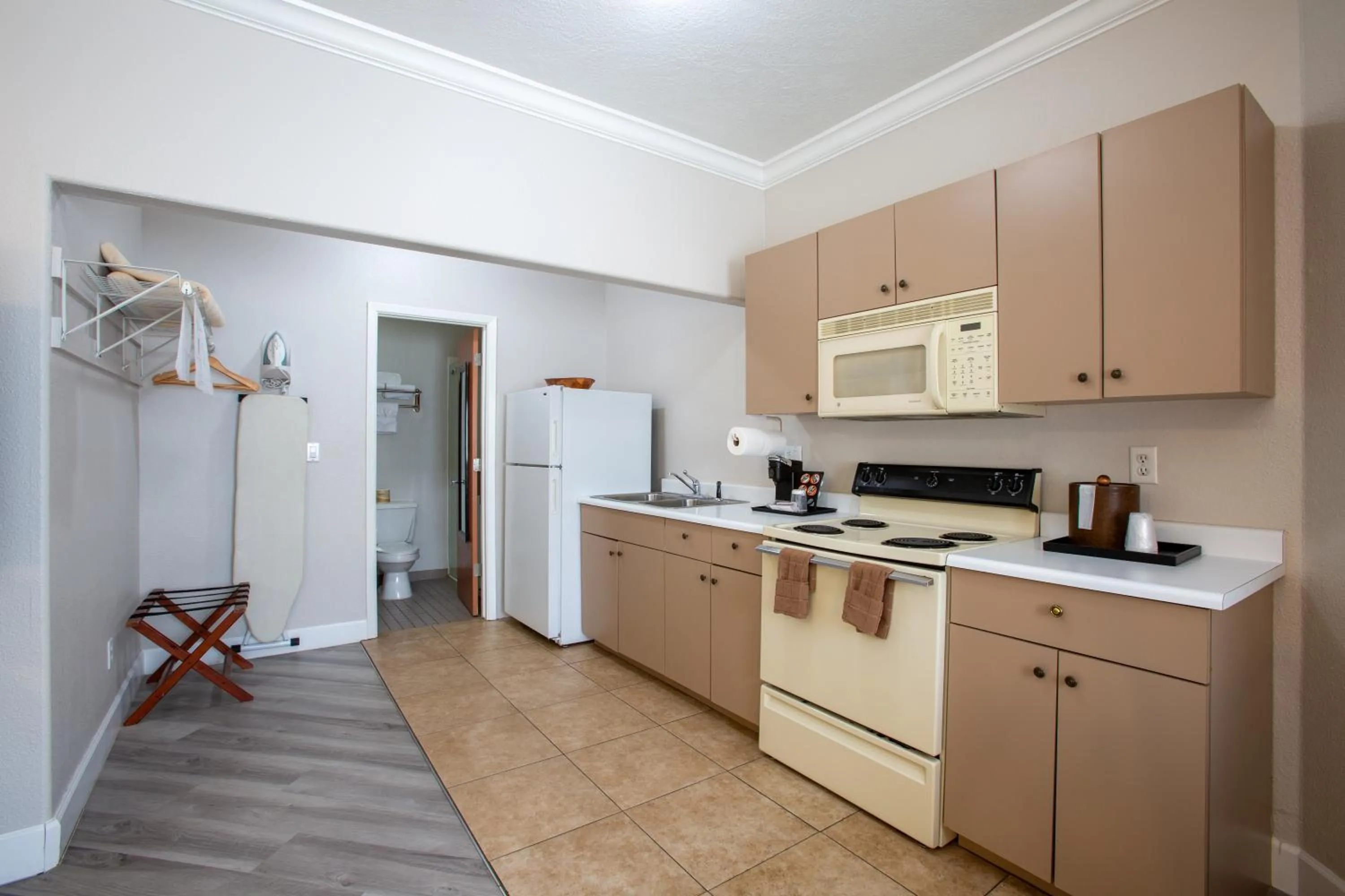 Coffee/tea facilities in Wildflower Inn at Bell Rock