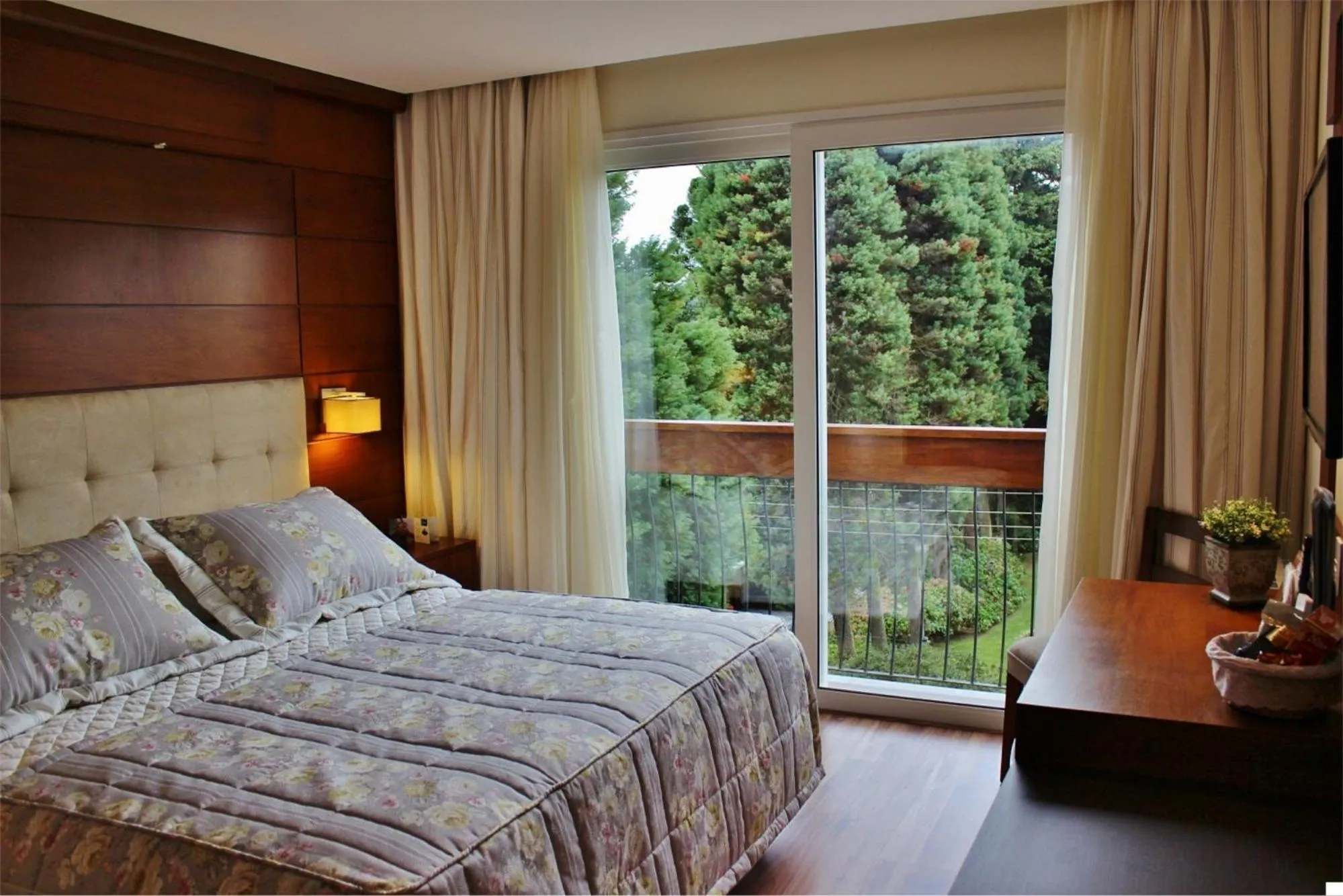 Bed in Hotel Alpestre