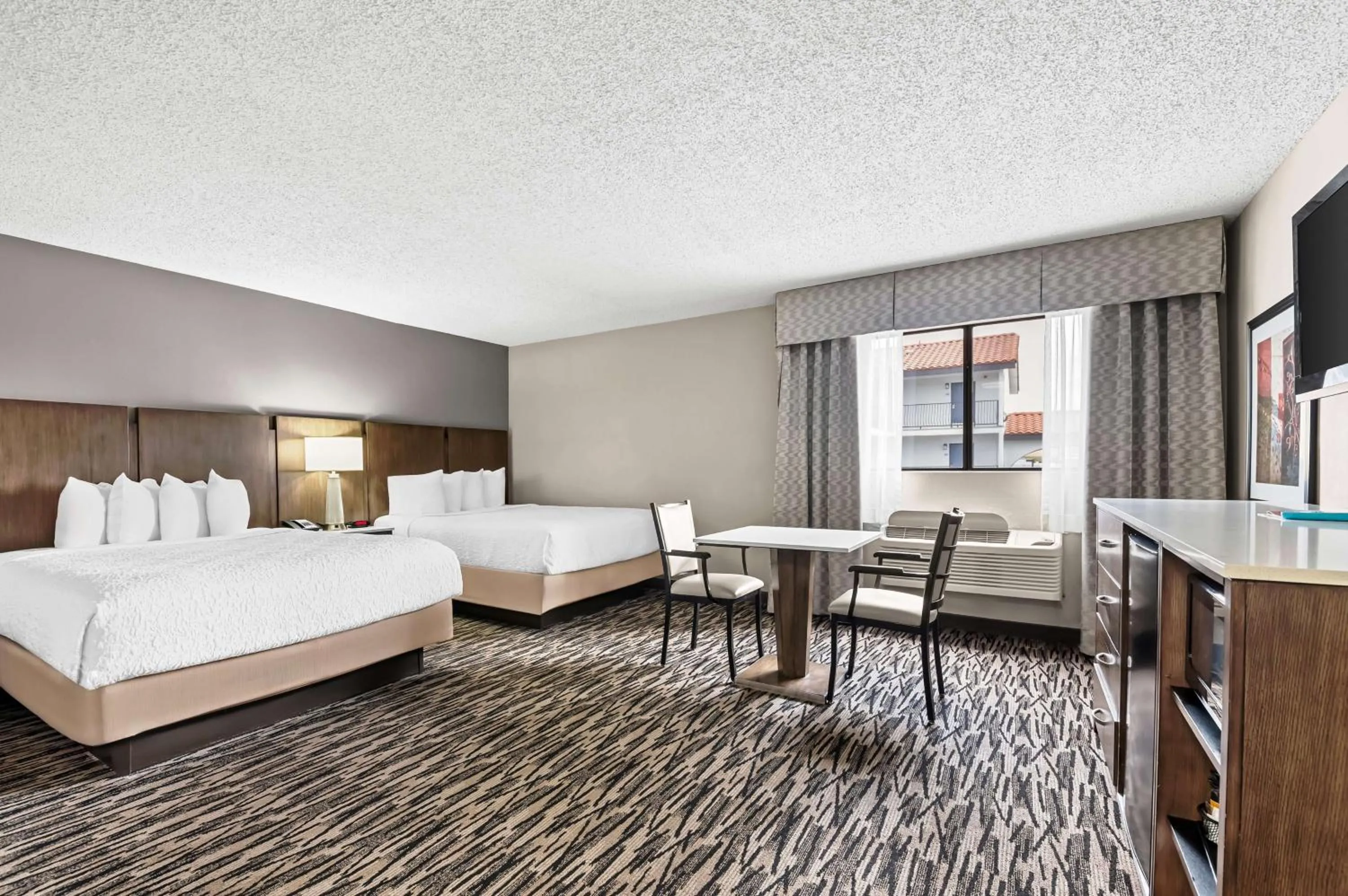 Photo of the whole room, Bed in Best Western Los Alamitos Inn & Suites