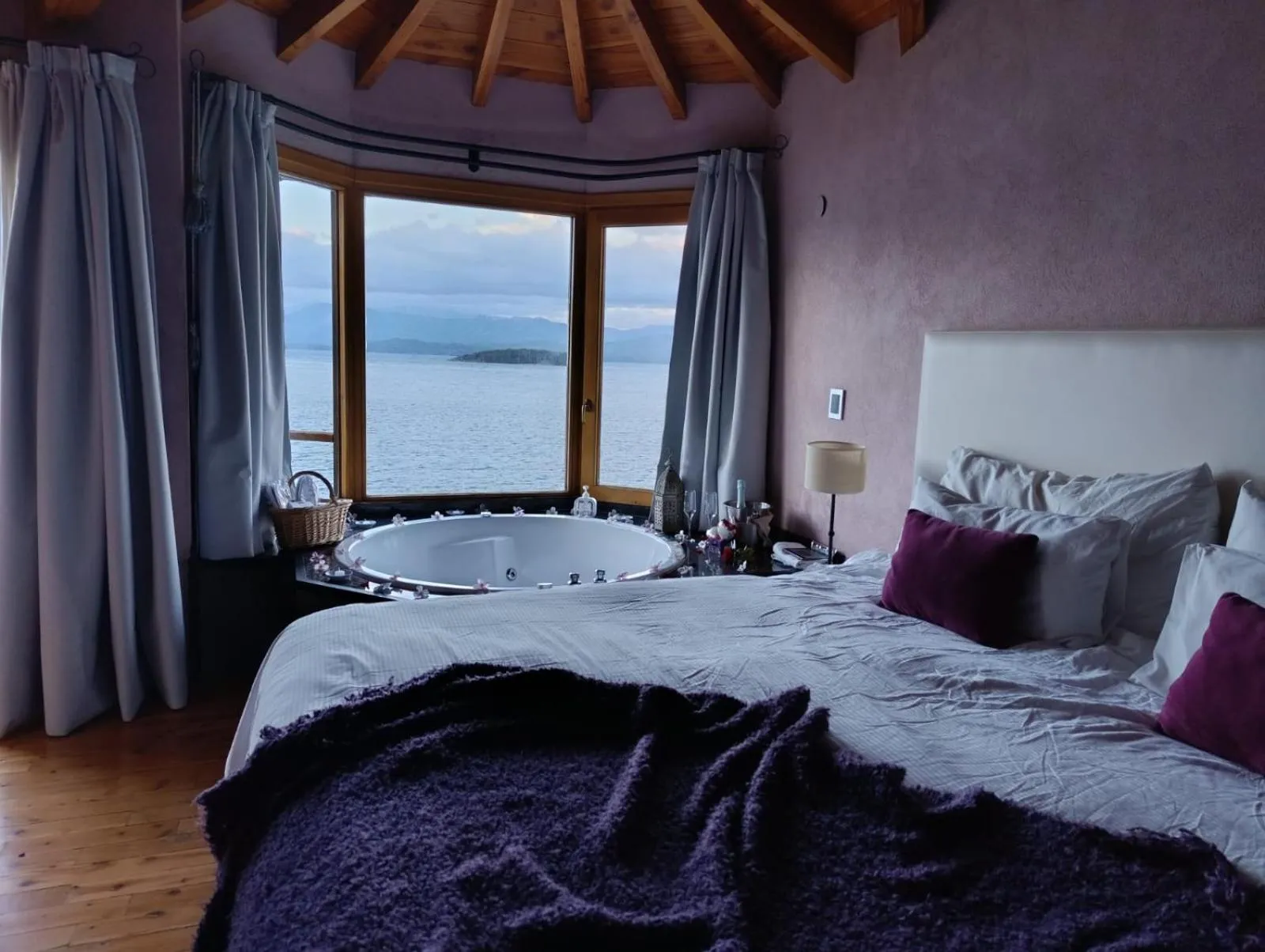 Bed in Lirolay Suites - Apart Hotel