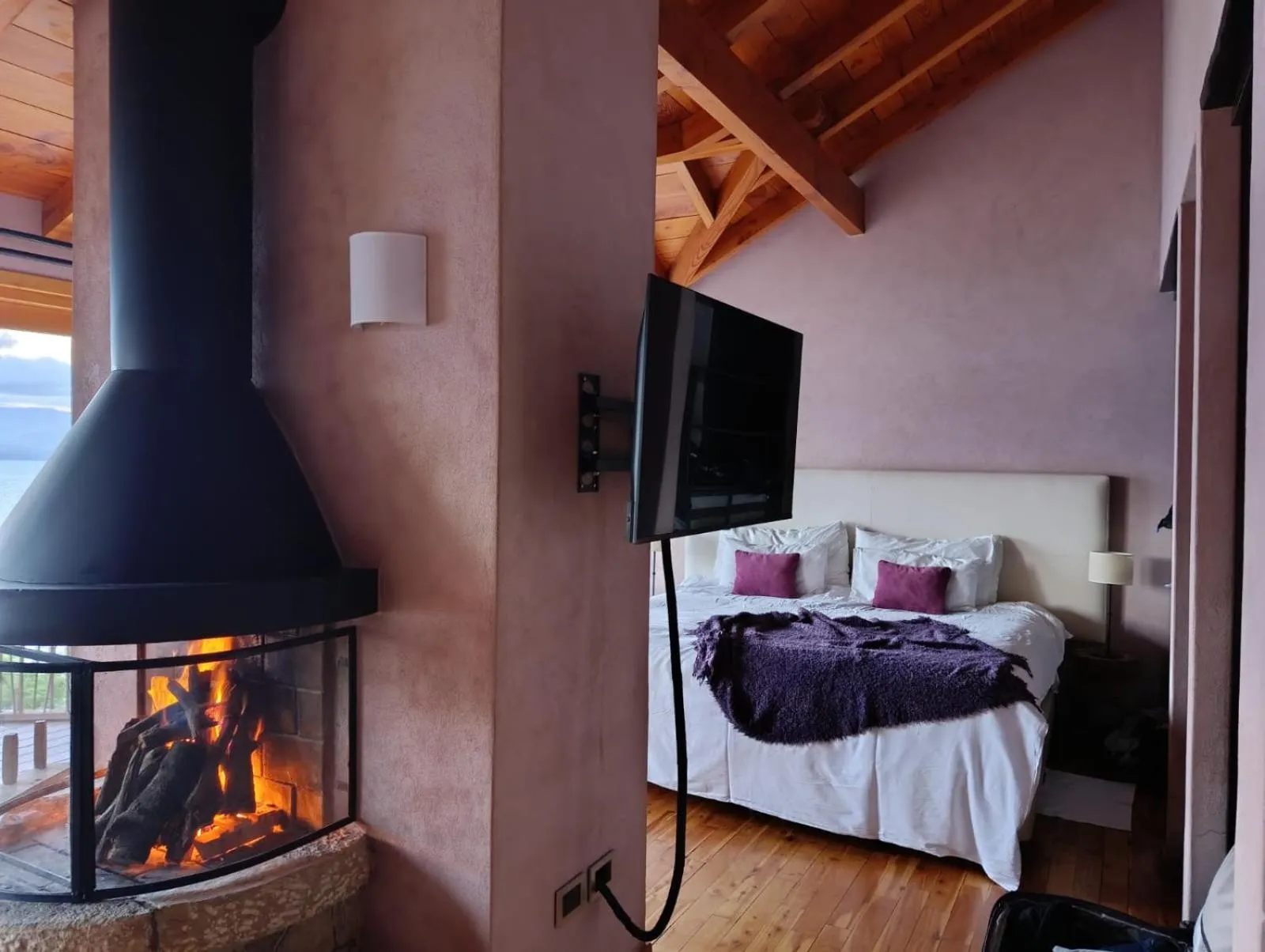 Bed in Lirolay Suites - Apart Hotel