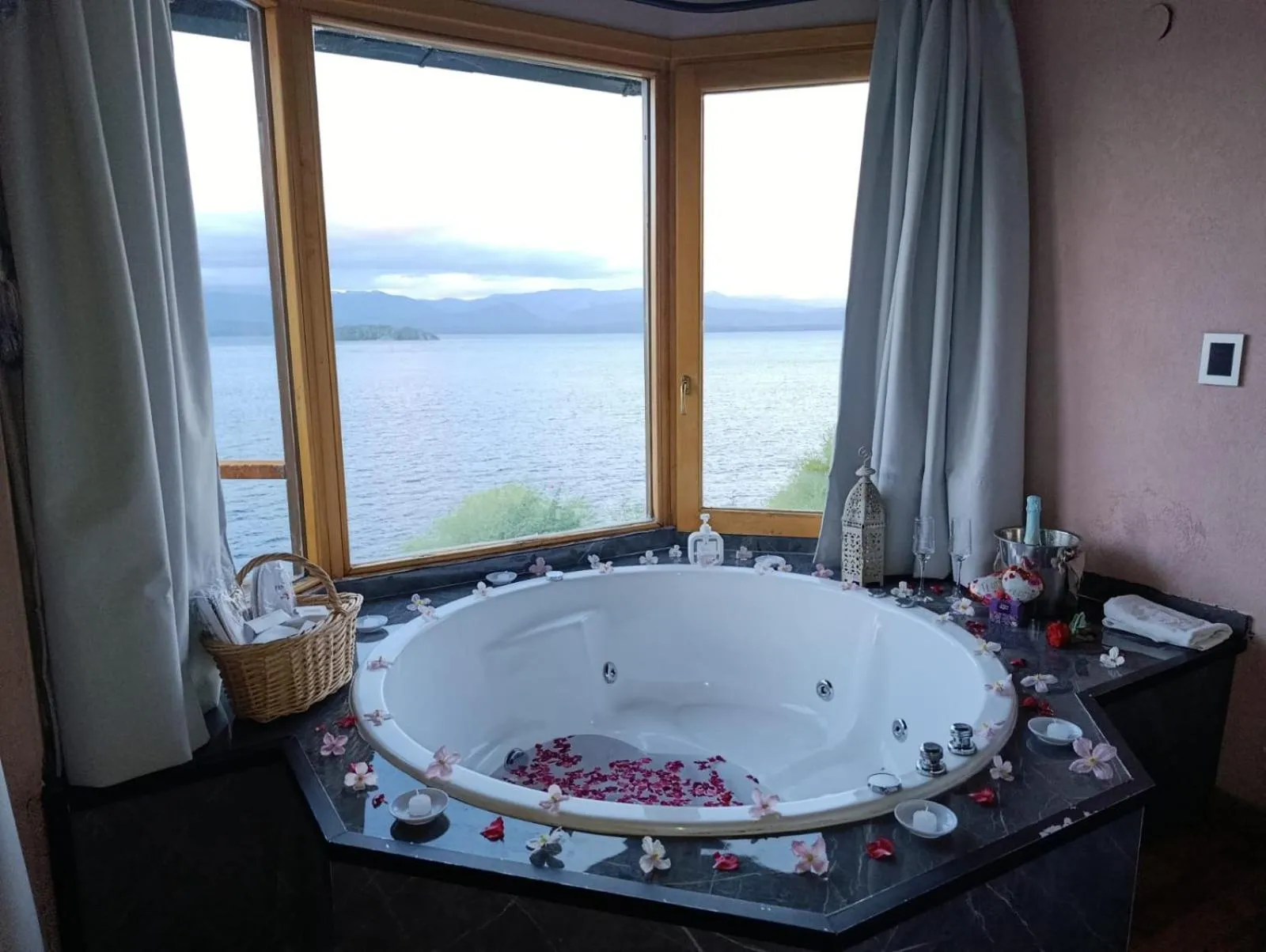 Lirolay Suites - Apart Hotel