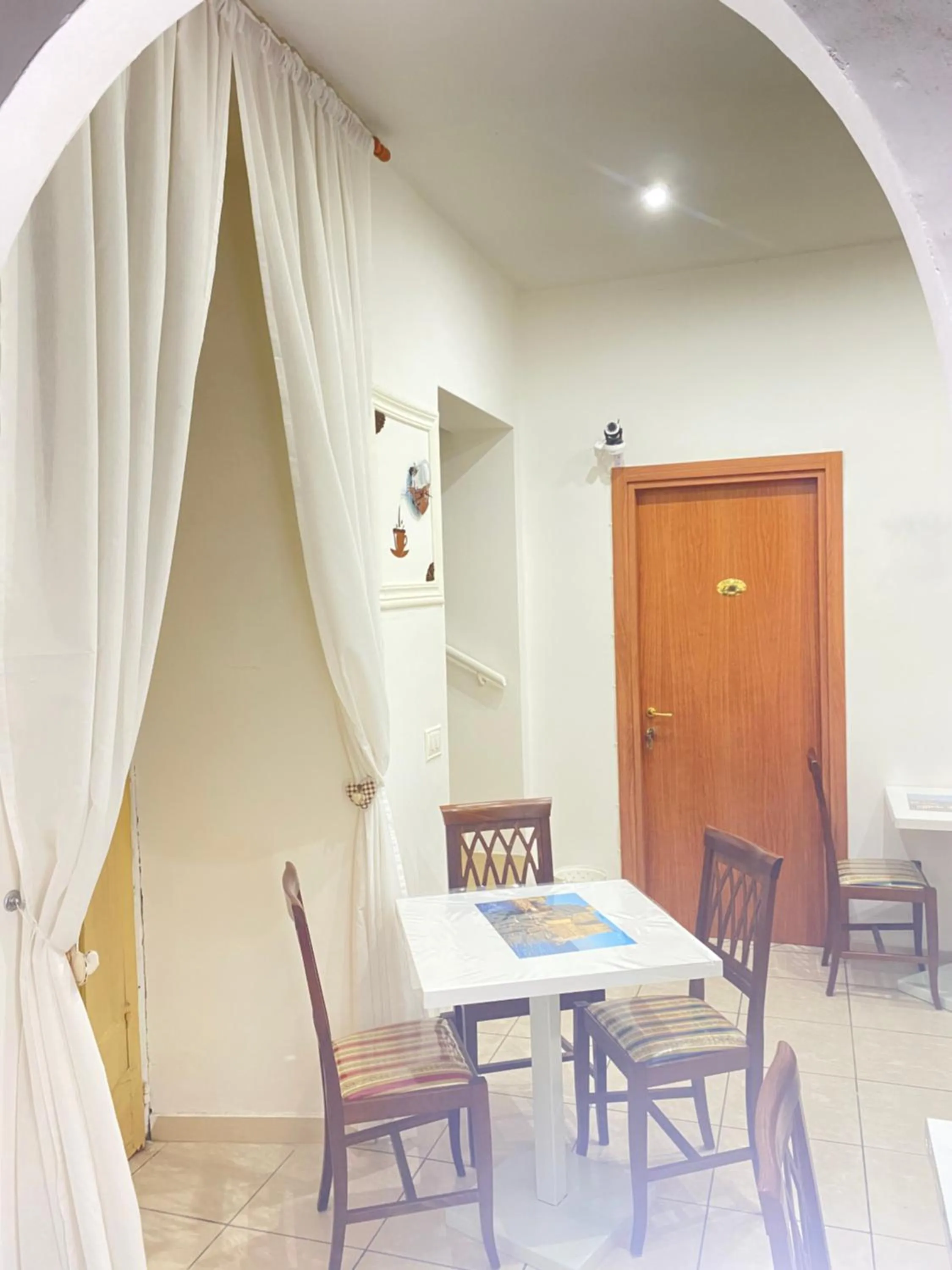 Dining area in B&B Dimora Cirillo