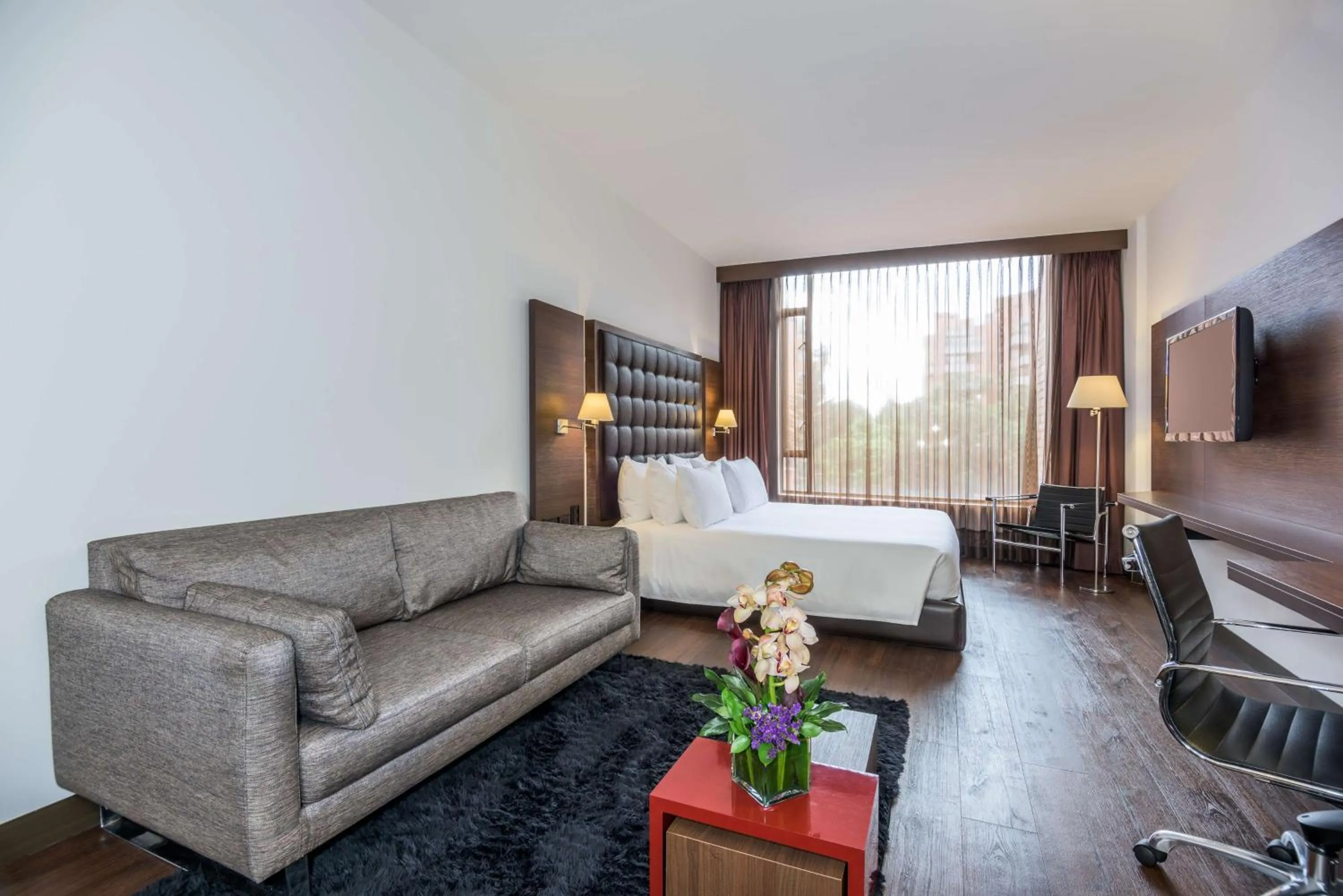 Photo of the whole room in NH Collection Bogota Andino Royal
