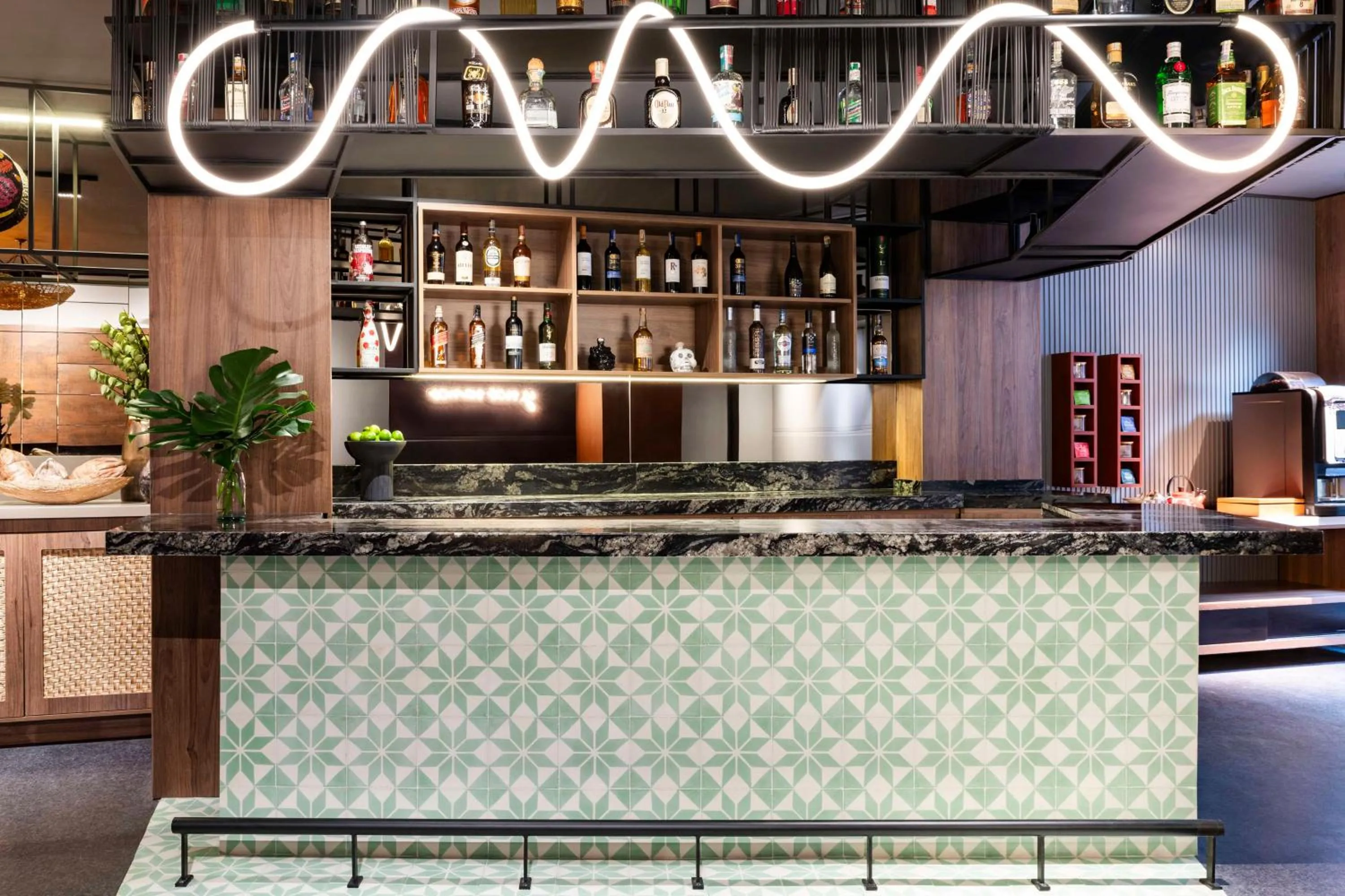 Lounge or bar in Avani Royal Zona T Bogotá Hotel