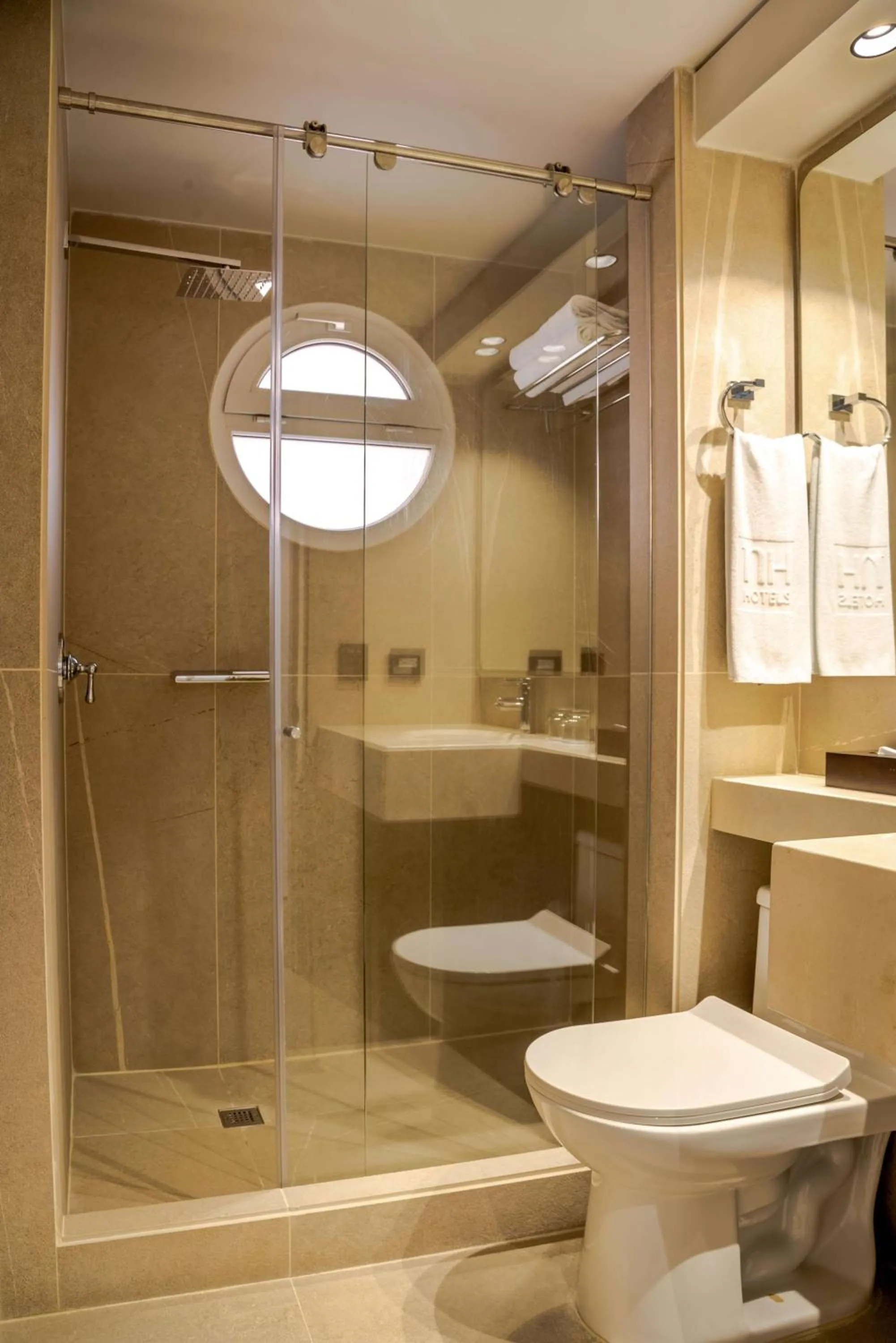 Bathroom in NH Bogota Pavillon Royal