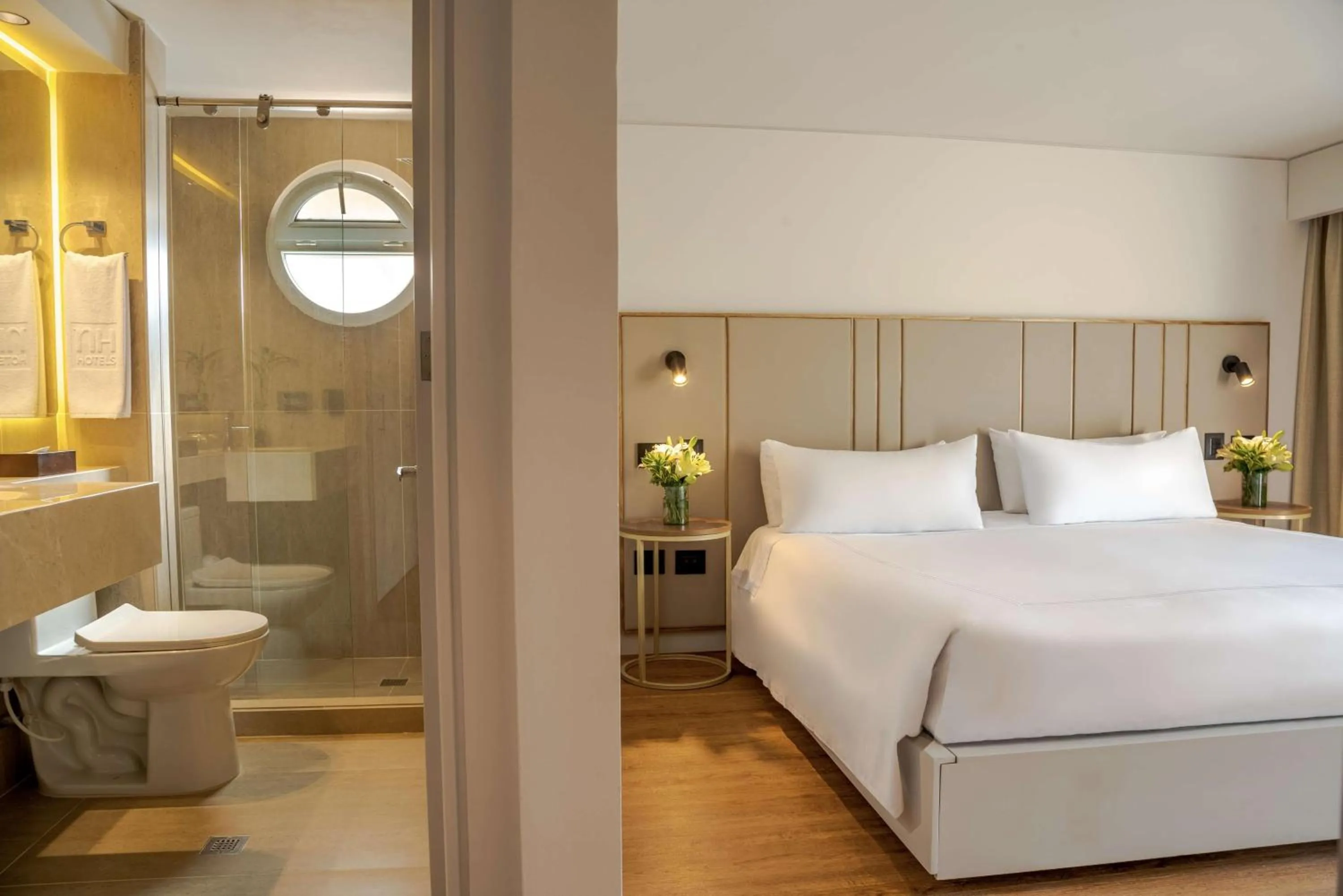 Bedroom, Bed in NH Bogota Pavillon Royal