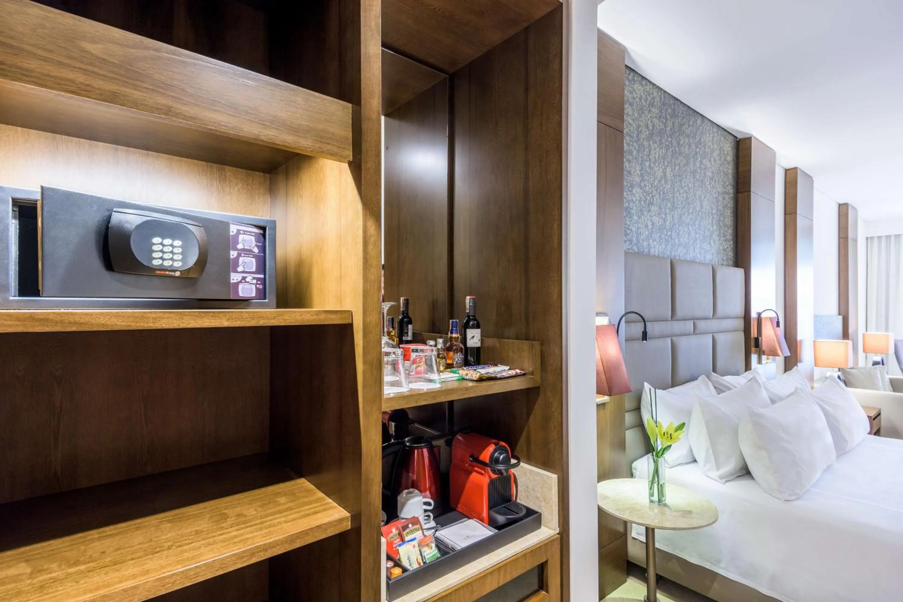 Bedroom, Bed in NH Collection Bogotá Royal Teleport