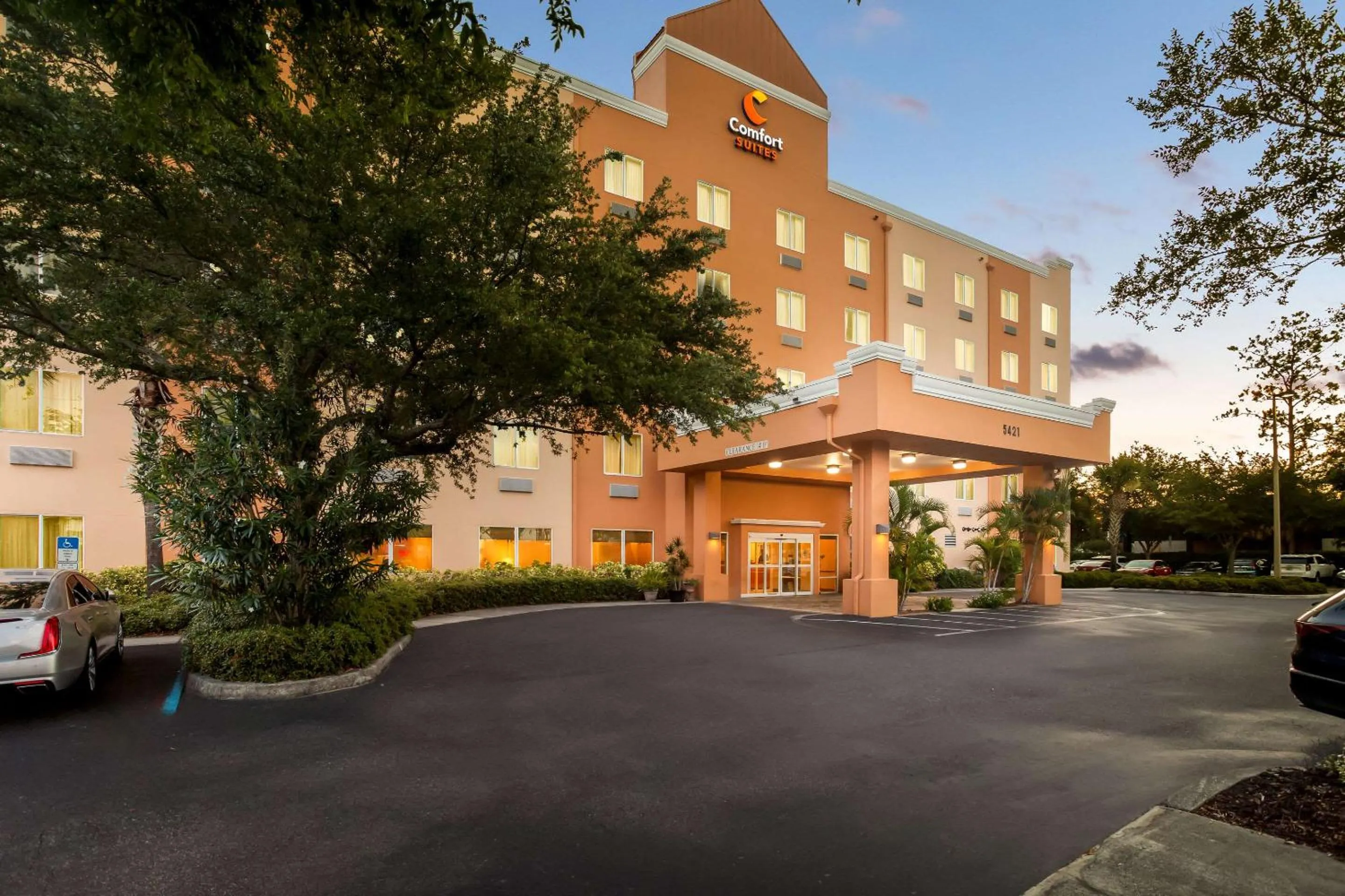 Property building in Comfort Suites Tampa Airport North