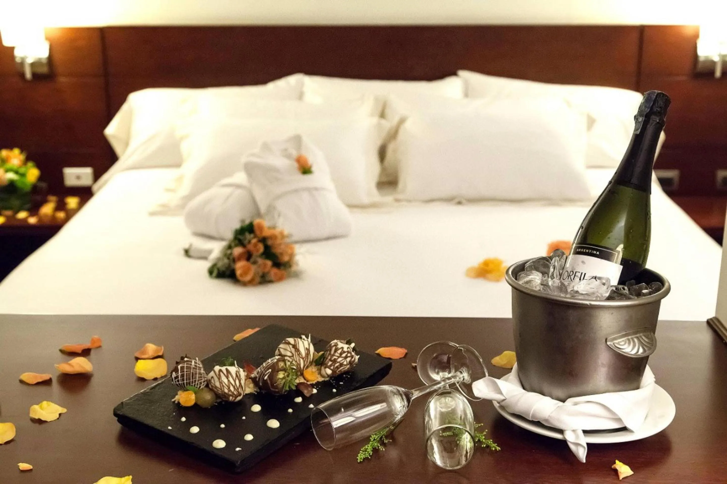 Bedroom in Radisson Bogota Metrotel