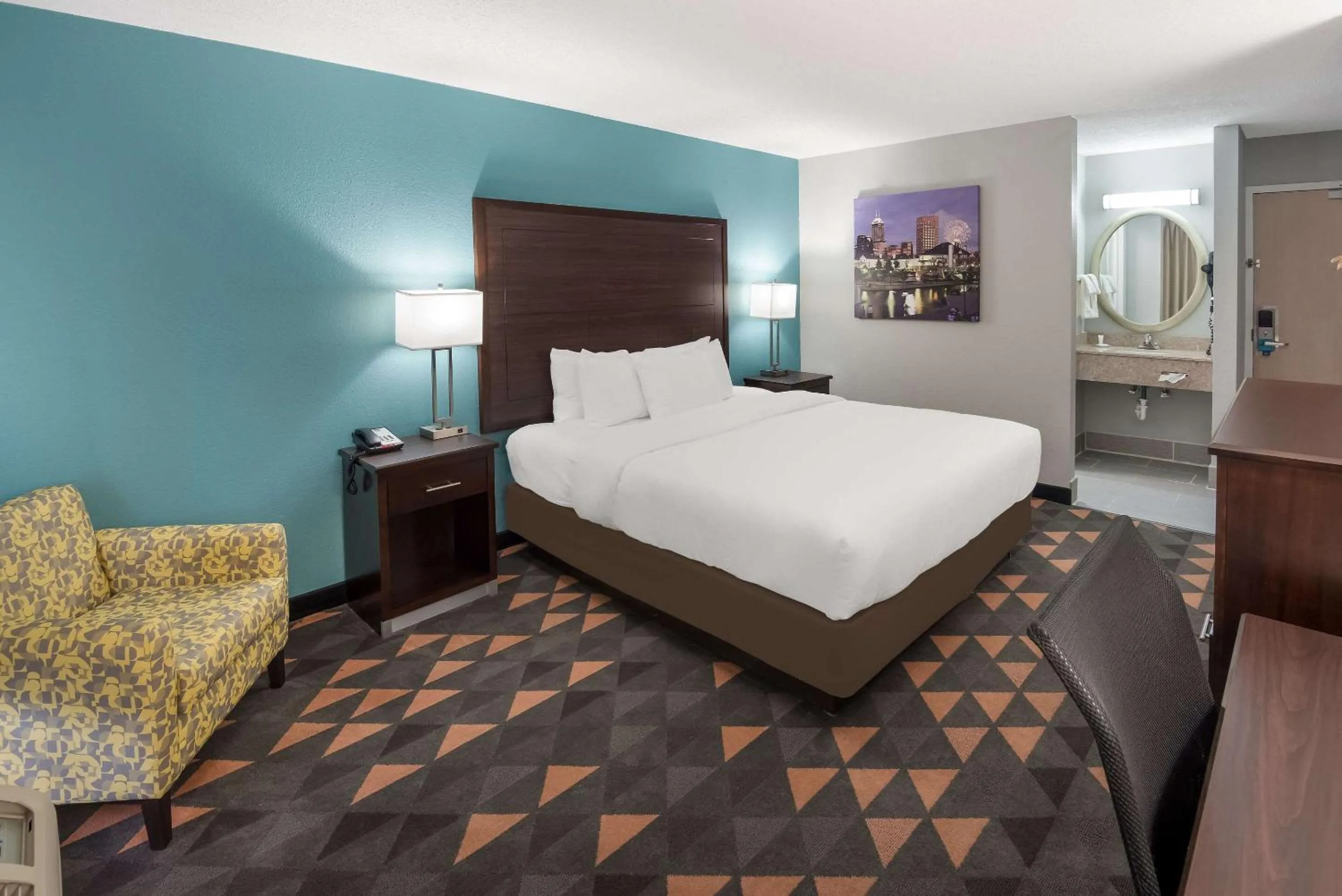 Bedroom, Bed in Clarion Pointe Indianapolis Northeast