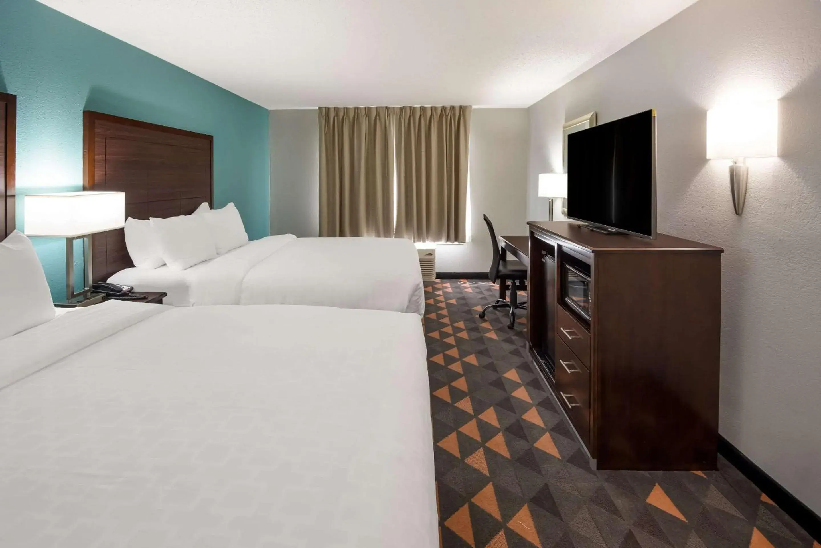 Queen Room with Two Queen Beds - Non-Smoking in Clarion Pointe Indianapolis Northeast Queen Room with Two Queen Beds - Non-Smoking in Clarion Pointe Indianapolis Northeast