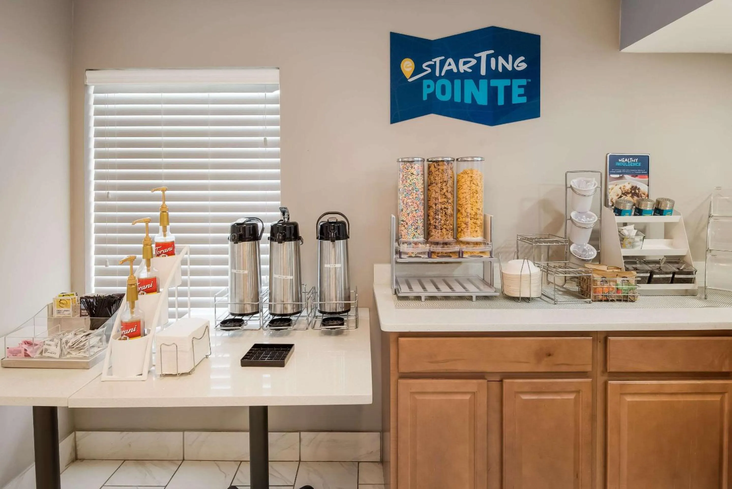 Coffee/tea facilities in Clarion Pointe Indianapolis Northeast
