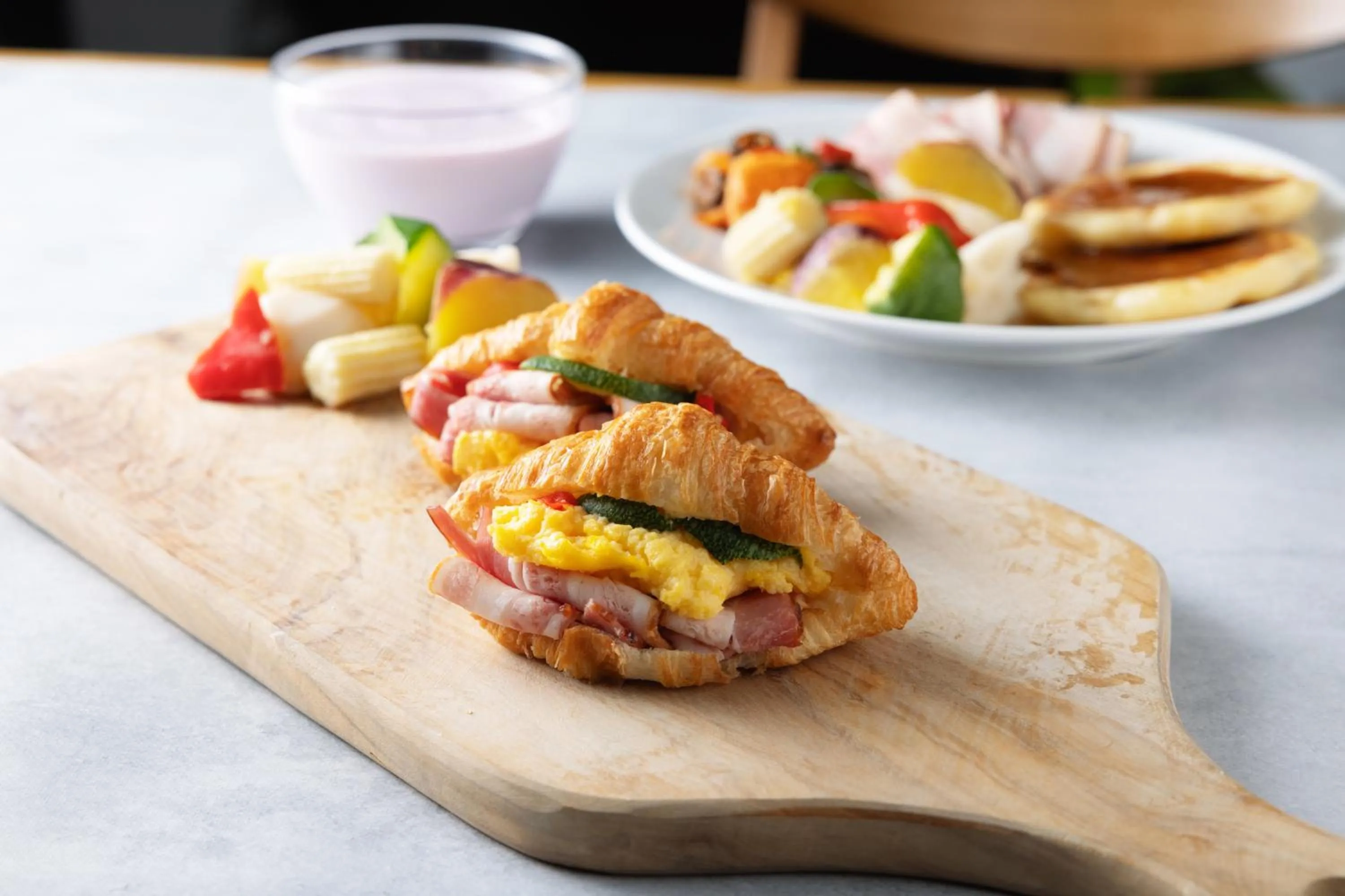 Restaurant/places to eat in the b suidobashi