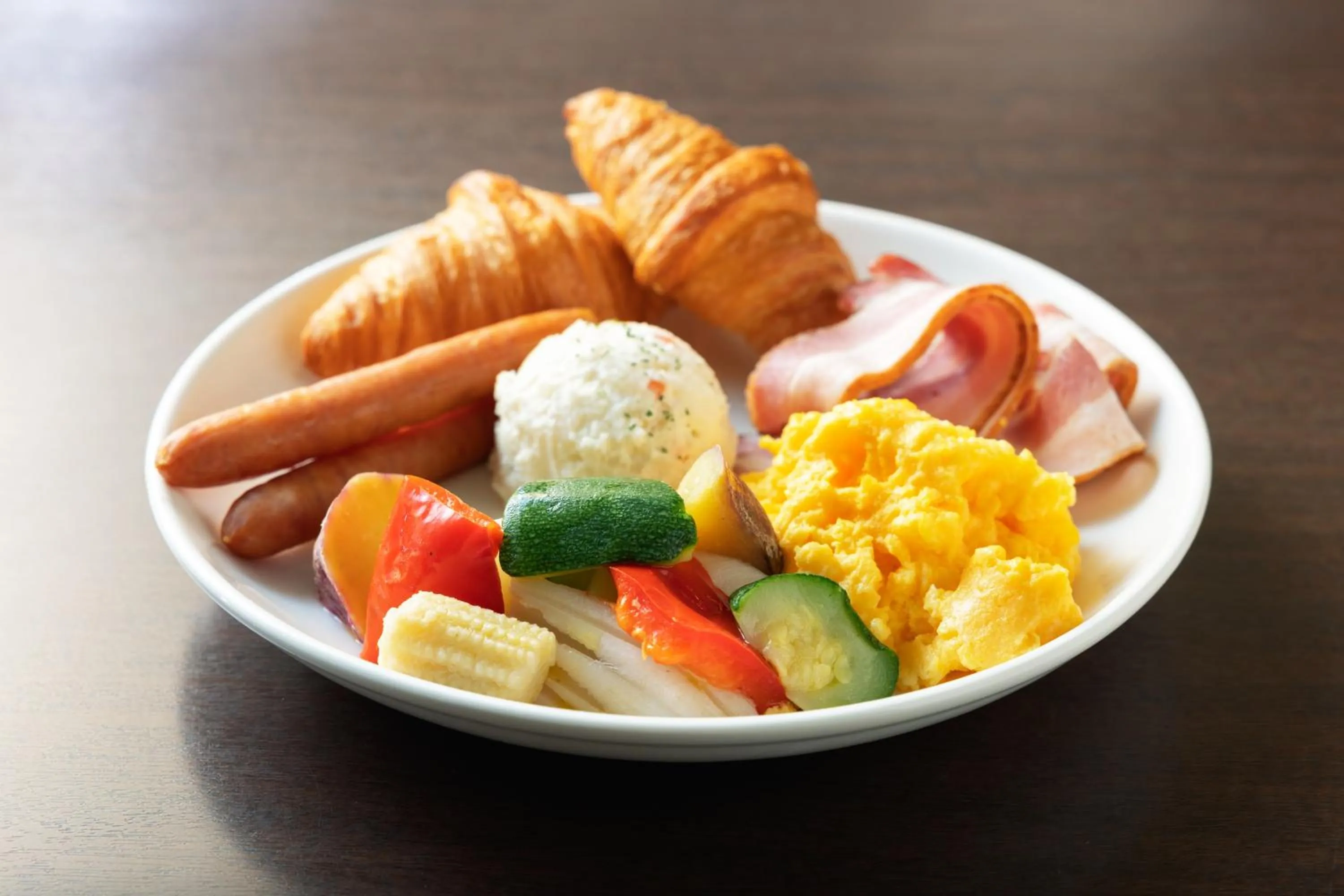 Restaurant/places to eat in the b suidobashi