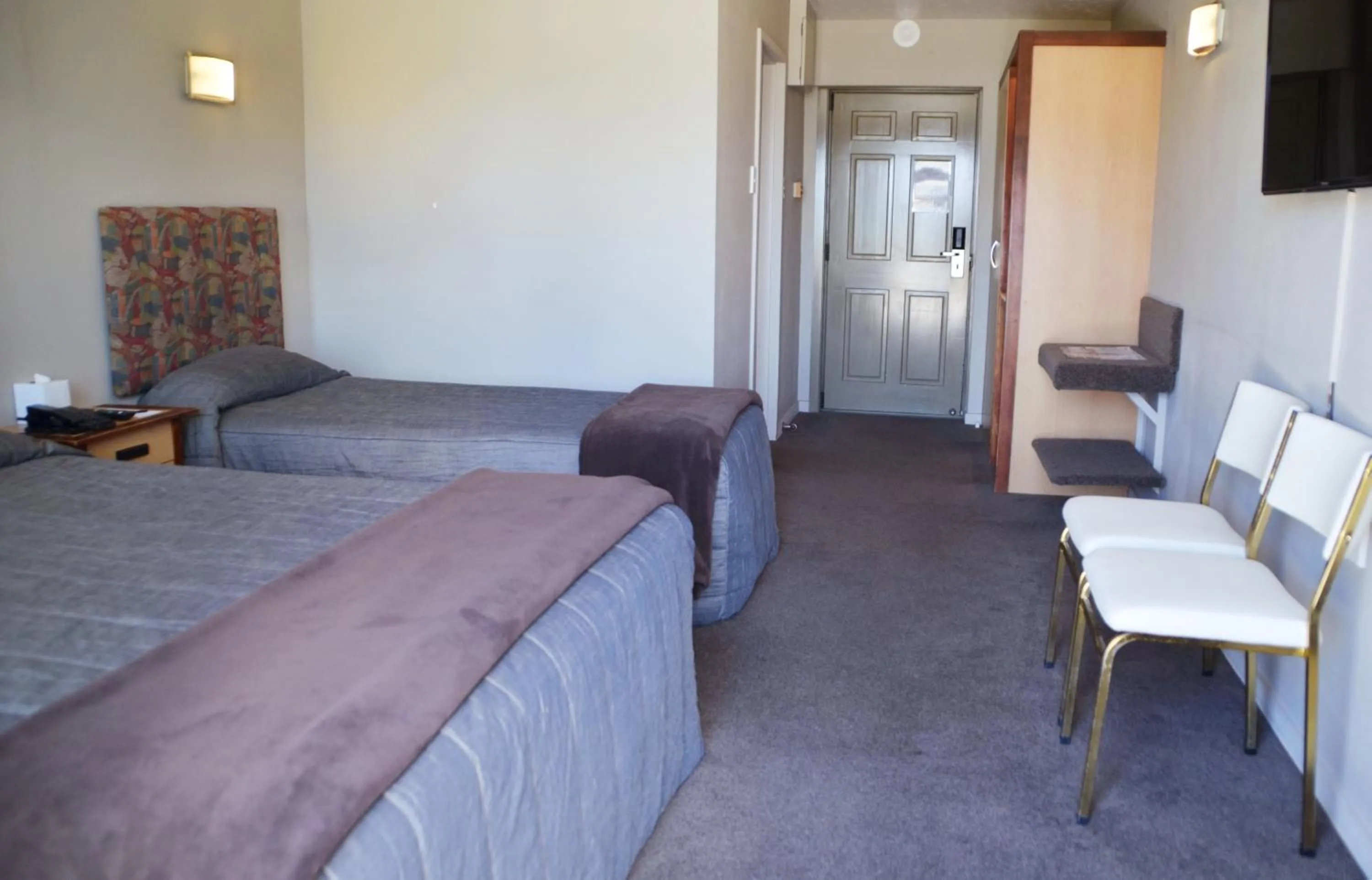 Photo of the whole room, Bed in The Godley Hotel