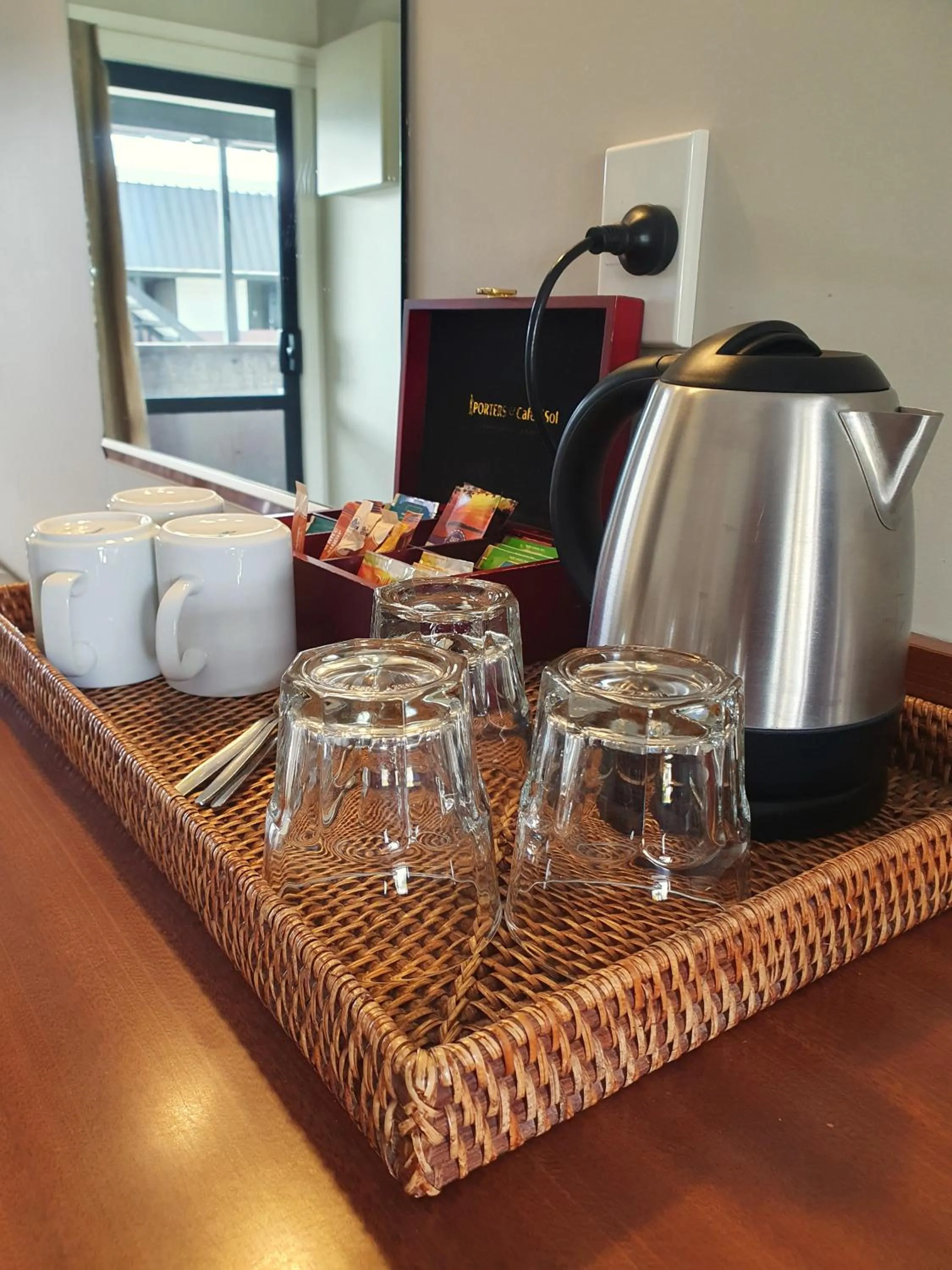 Coffee/tea facilities in The Godley Hotel