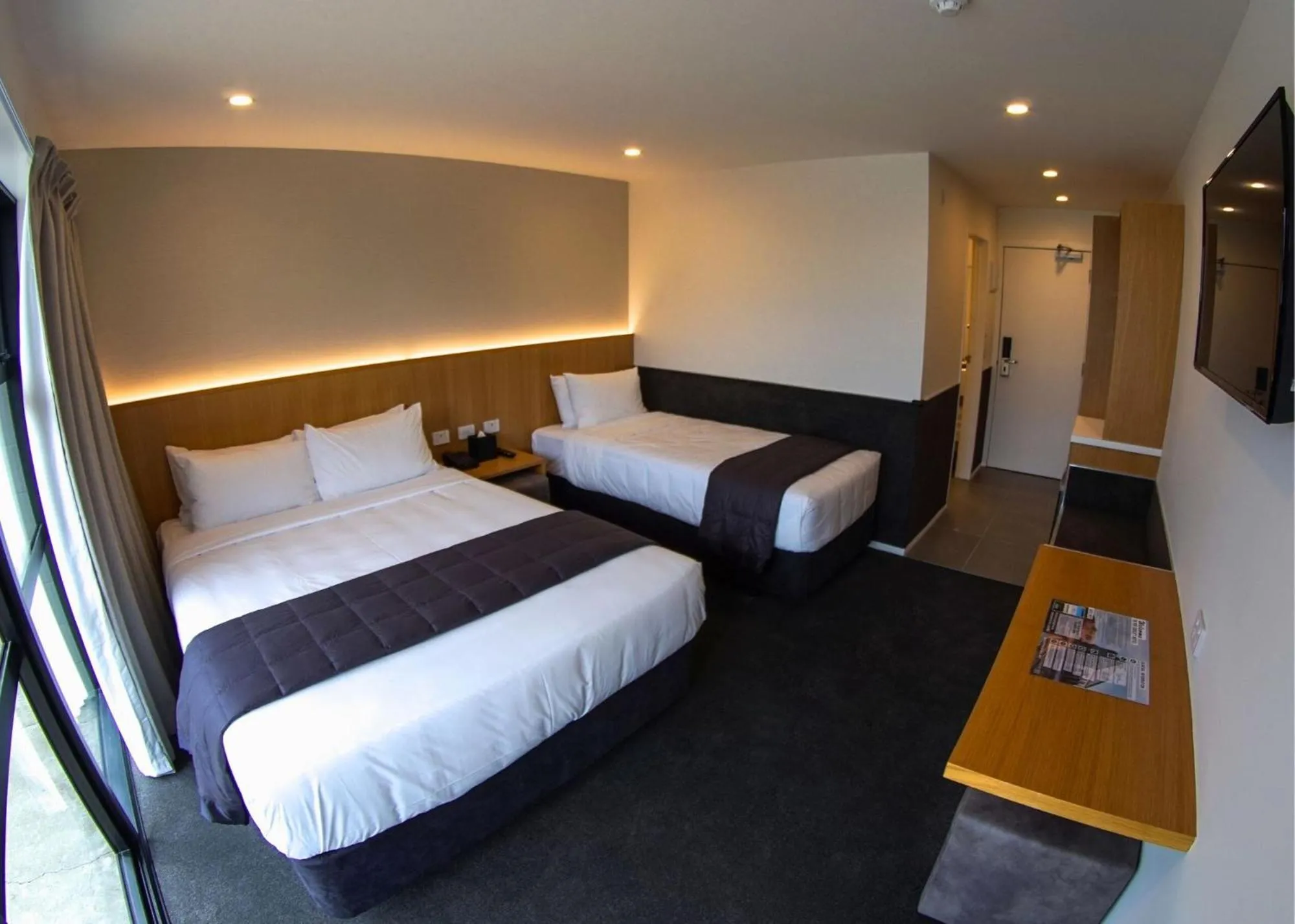 Photo of the whole room, Bed in The Godley Hotel