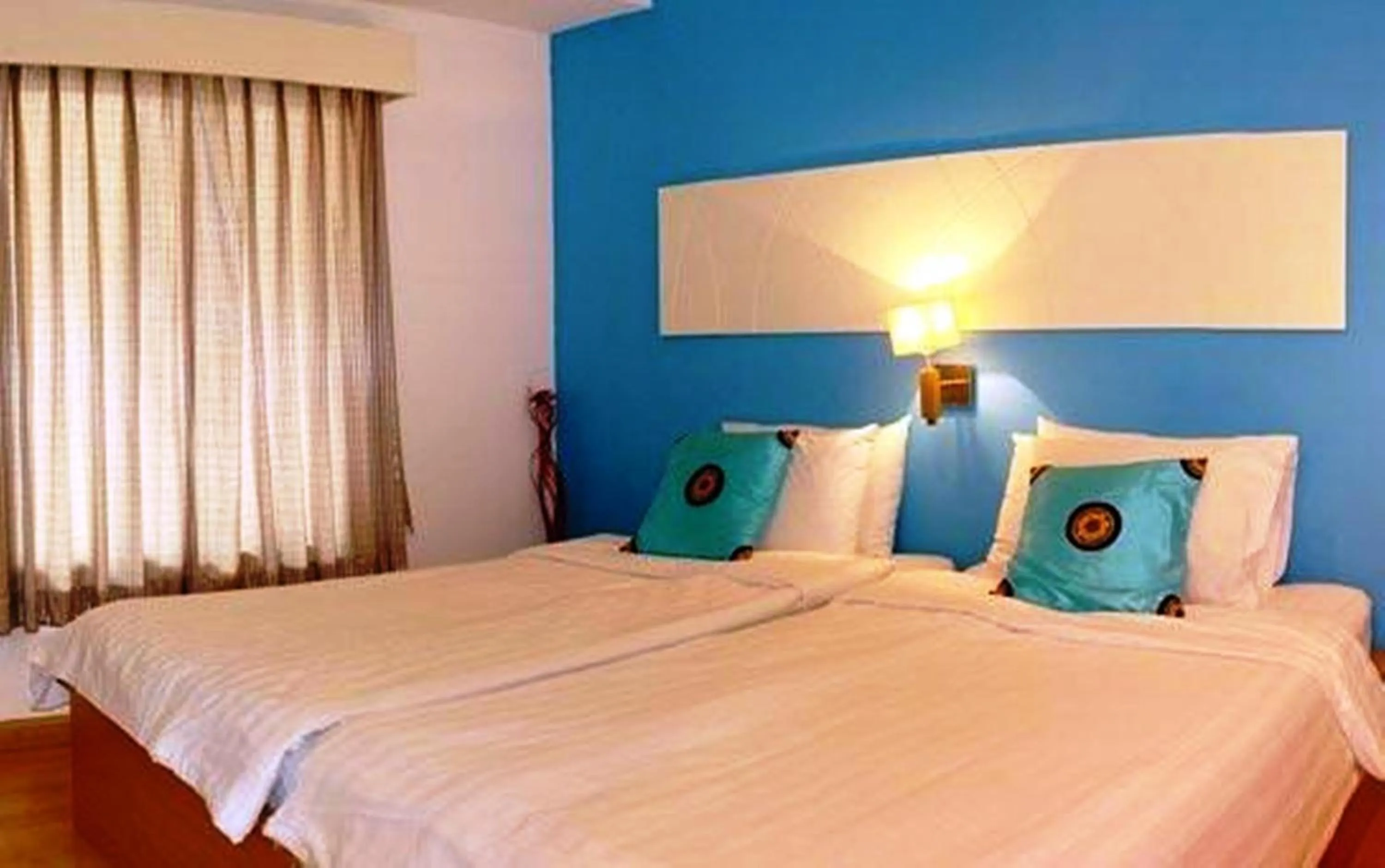 Photo of the whole room, Bed in Nantra de Comfort