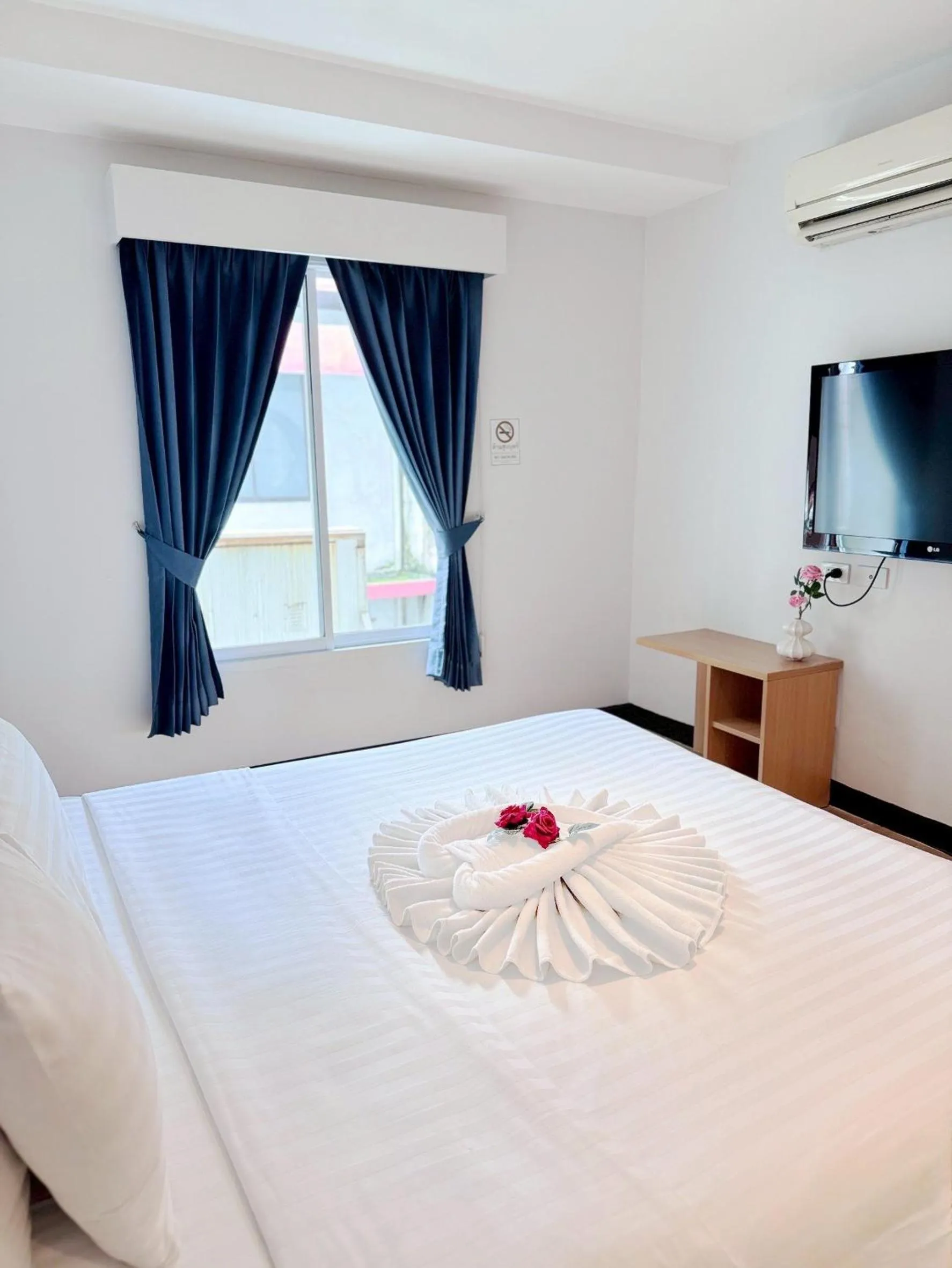 Bedroom, Bed in Nantra de Comfort