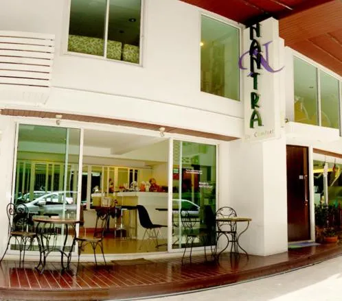 Facade/entrance in Nantra de Comfort