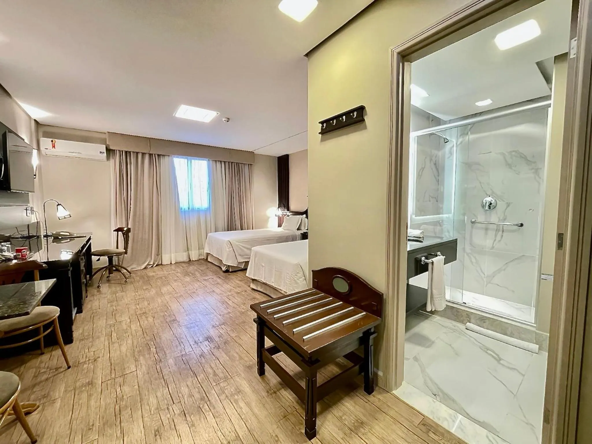 Photo of the whole room in Transamerica Executive Curitiba Batel