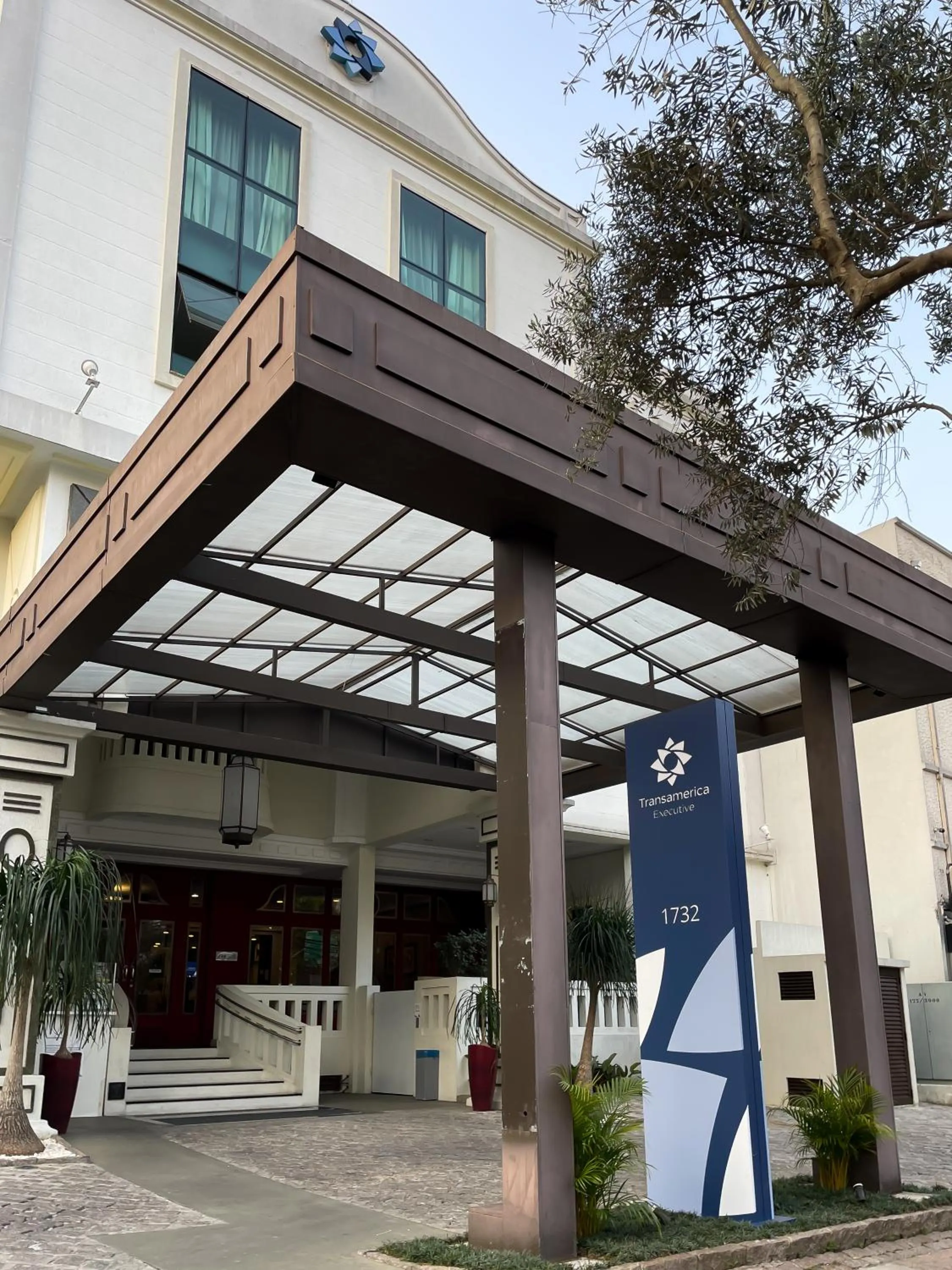 Facade/entrance in Transamerica Executive Curitiba Batel