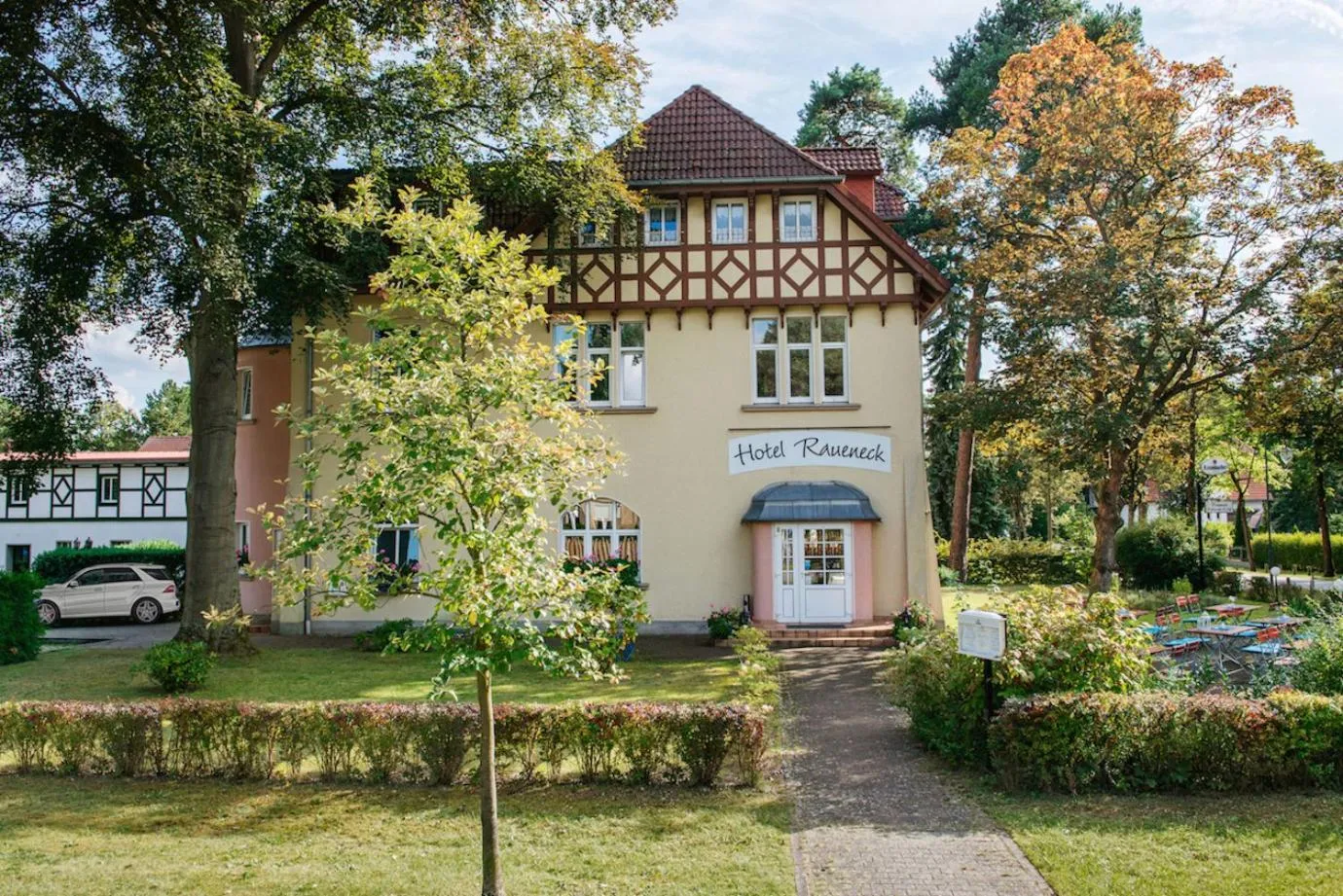 Facade/entrance in Hotel & Restaurant Raueneck