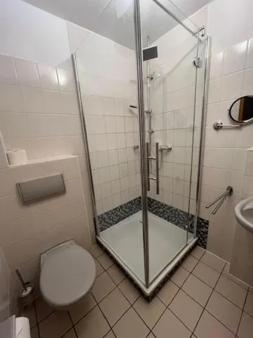 Bathroom in Hotel & Restaurant Raueneck