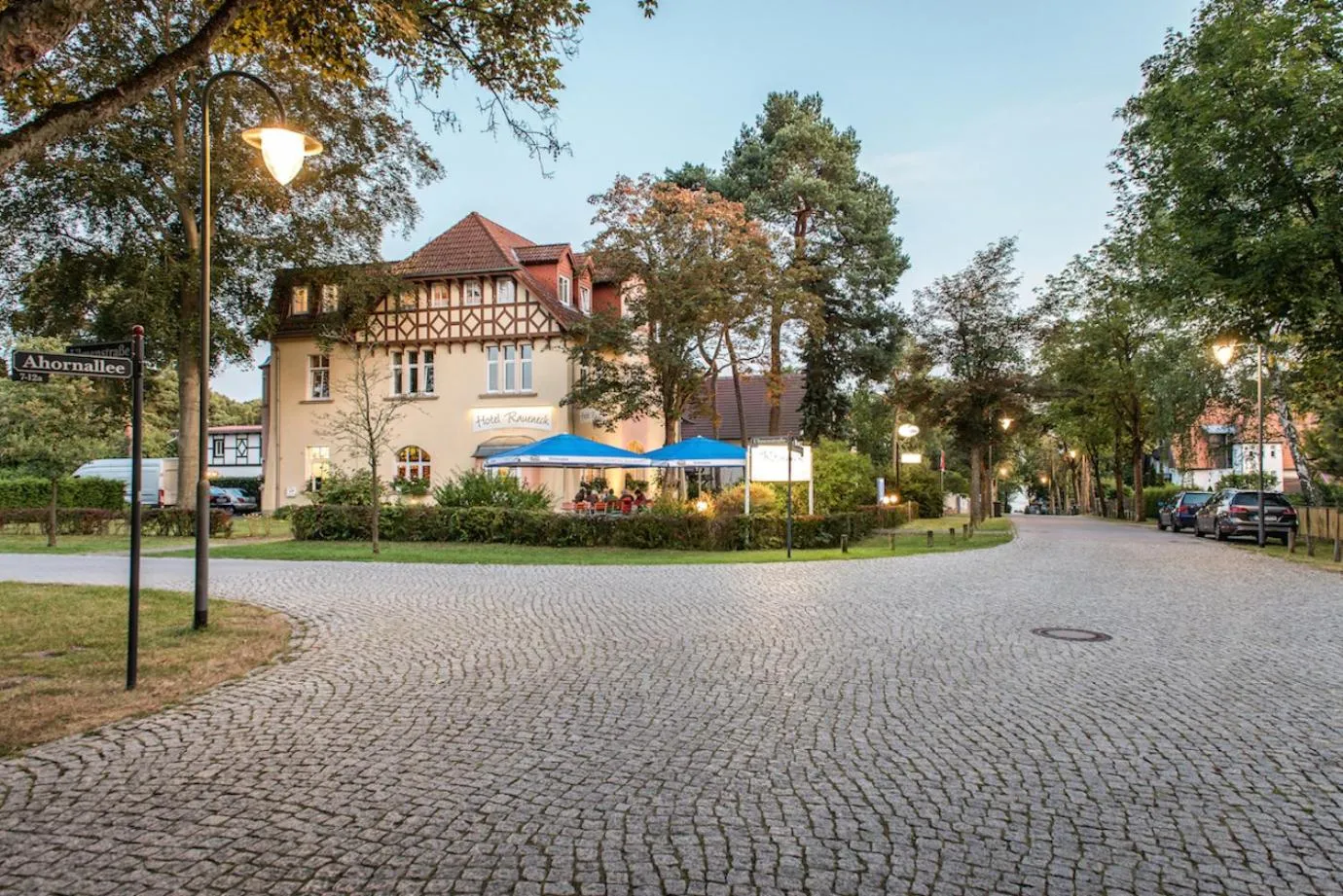 Property building in Hotel & Restaurant Raueneck