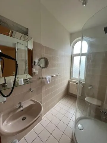 Hotel & Restaurant Raueneck