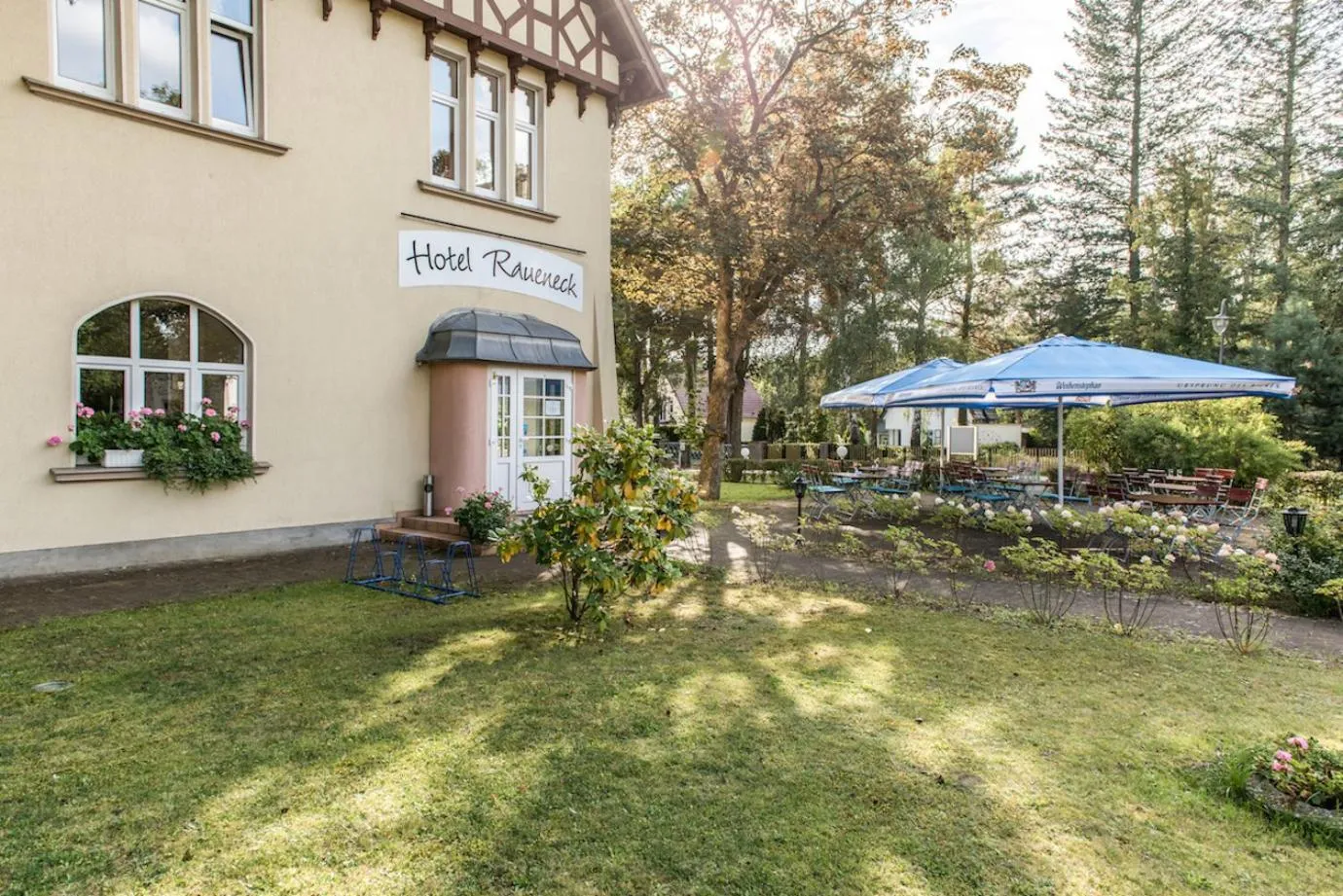 Facade/entrance in Hotel & Restaurant Raueneck