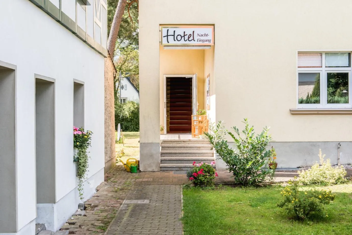 Property building in Hotel & Restaurant Raueneck