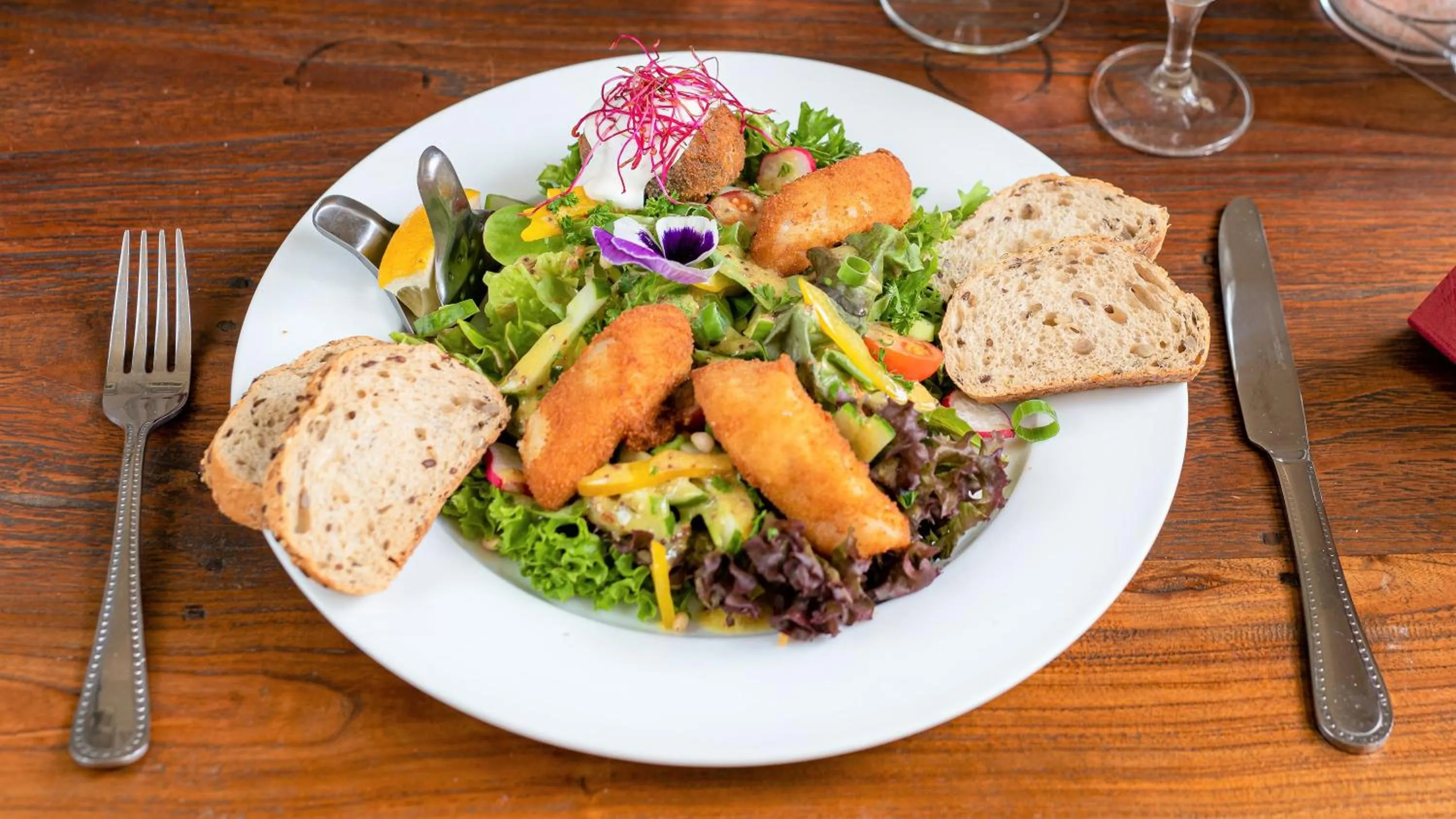 Restaurant/places to eat in Hotel & Restaurant Raueneck