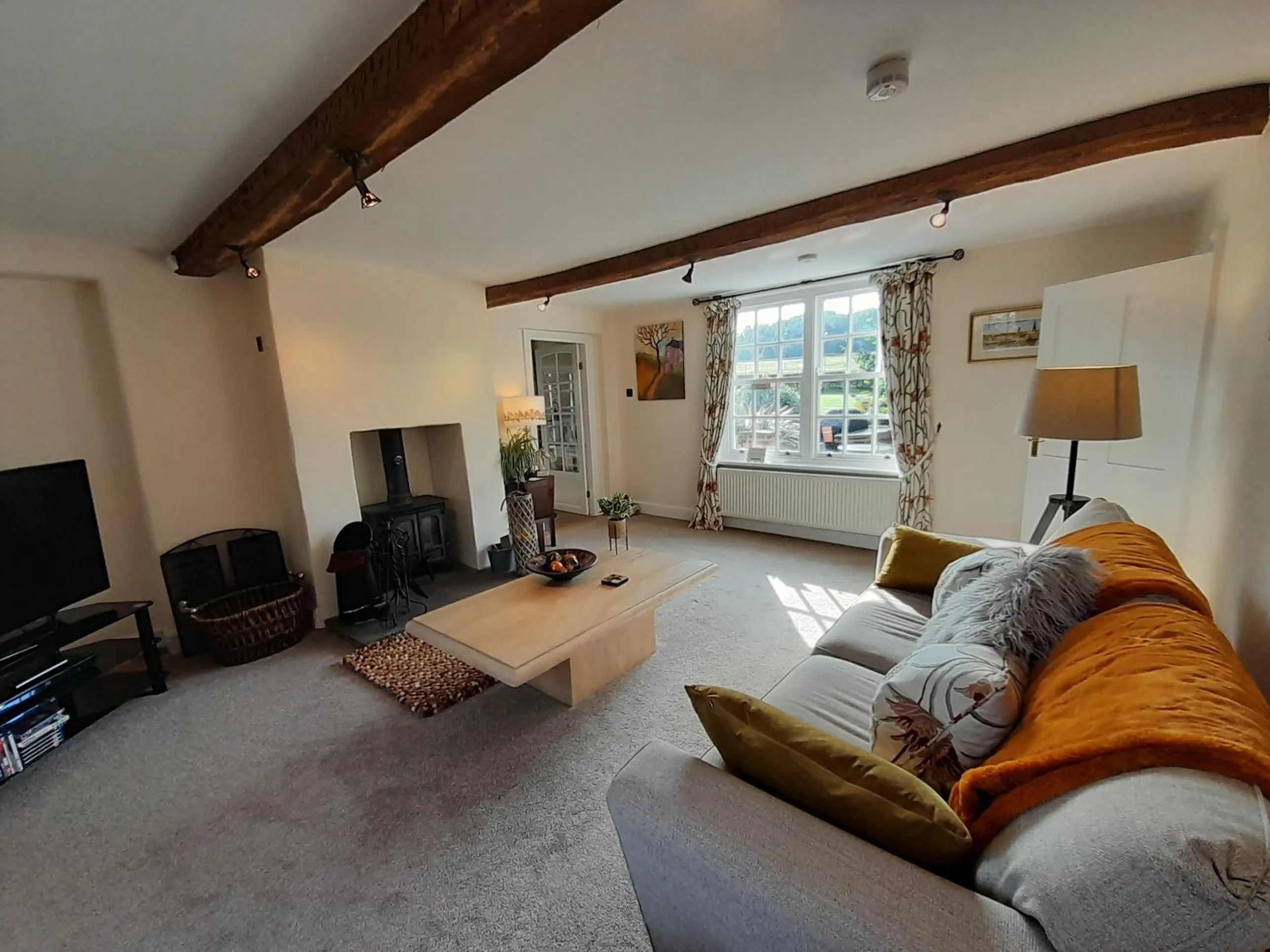 TV and multimedia in Clumber Lane End Farm