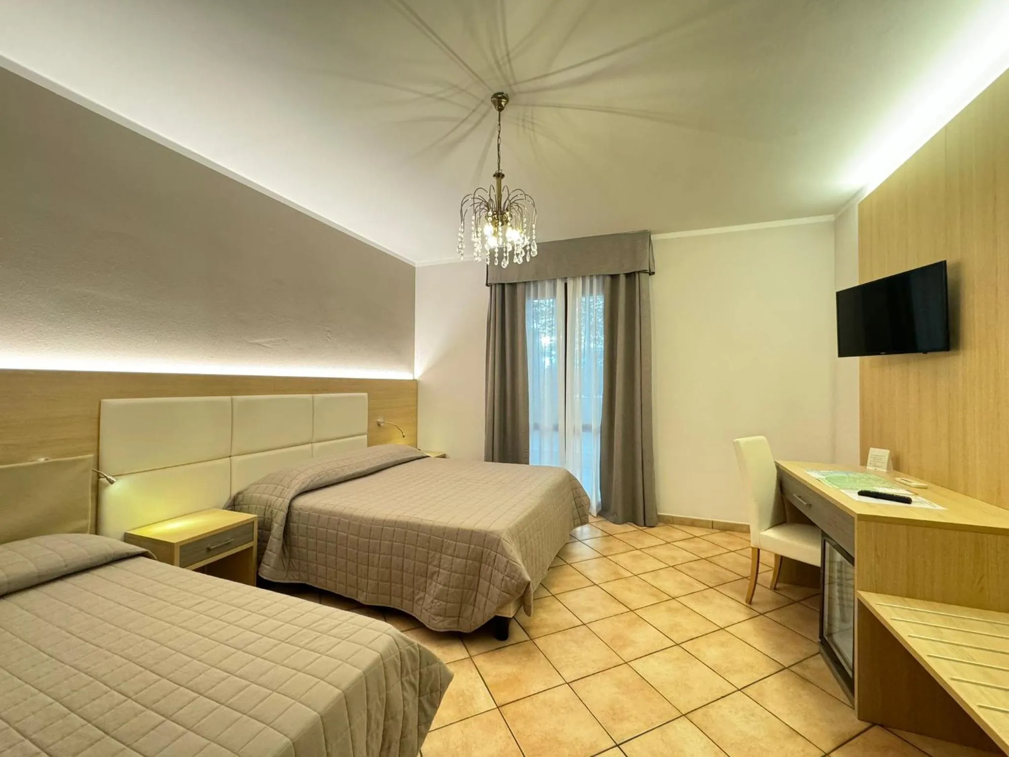 Bed in Hotel Romantic