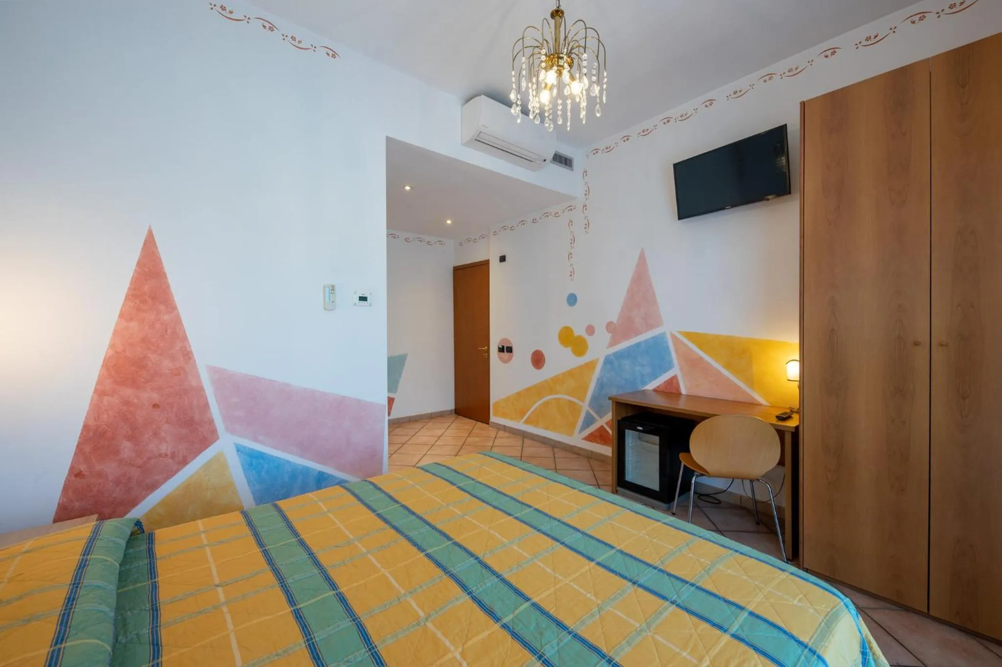 Bed in Hotel Romantic