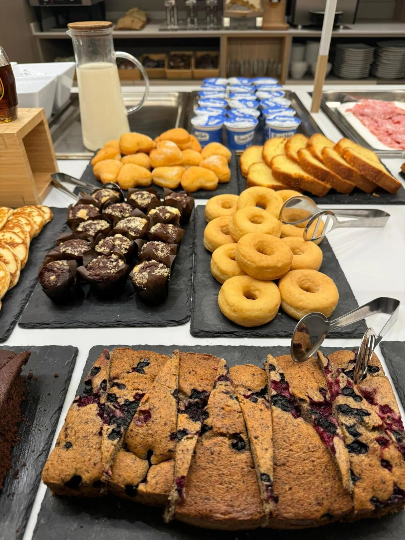 Breakfast in Hotel Romantic