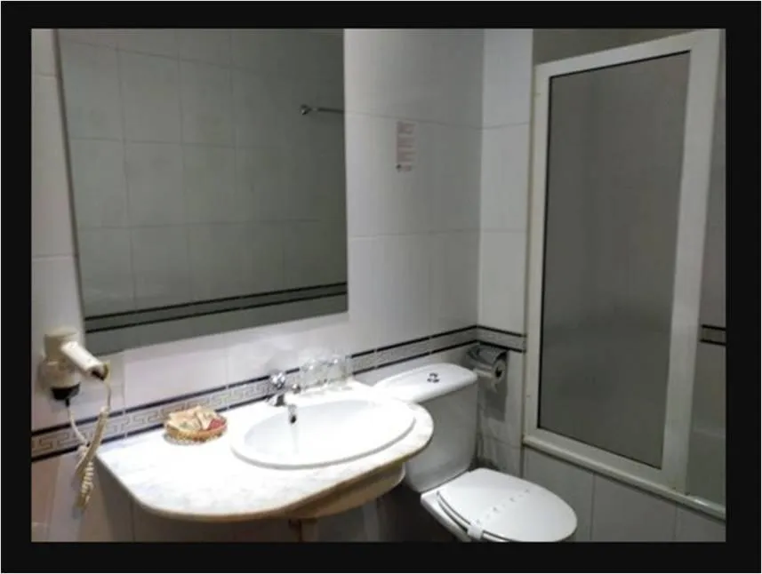 Bathroom in Hotel Fuente La Plata - la Eria