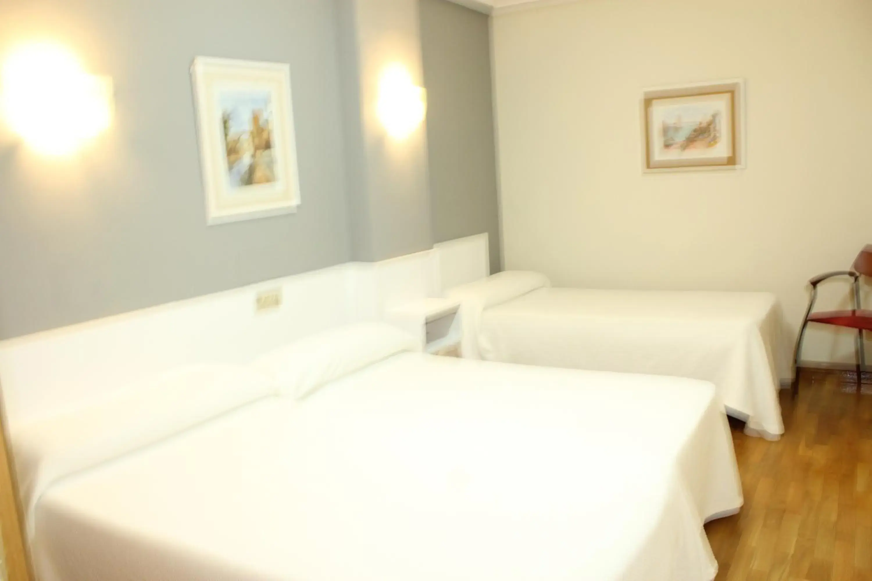 Triple Room in Hotel Fuente La Plata - la Eria Triple Room in Hotel Fuente La Plata - la Eria