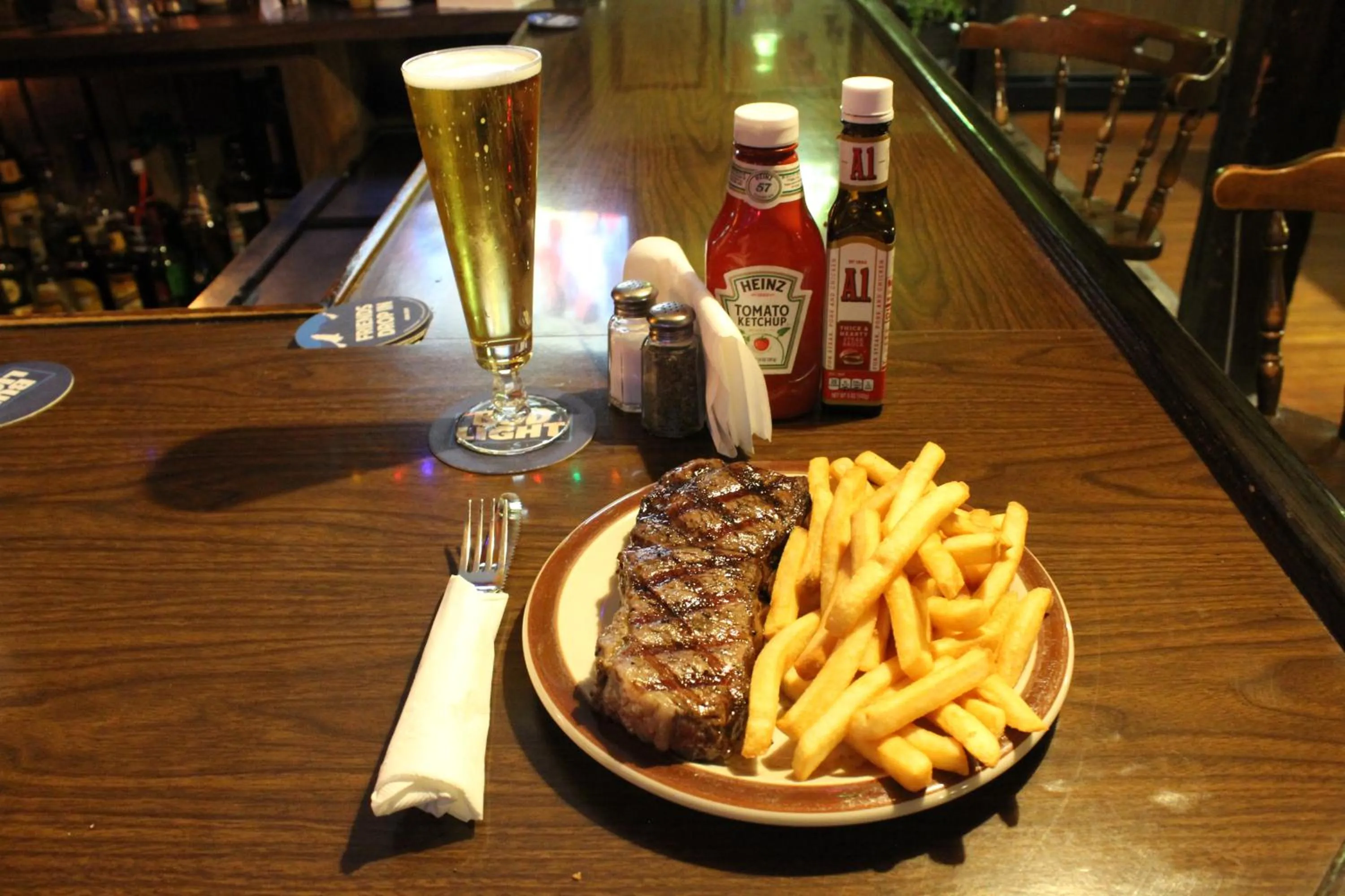 Food and drinks in Jimmy OConnor's Windham Mtn Inn